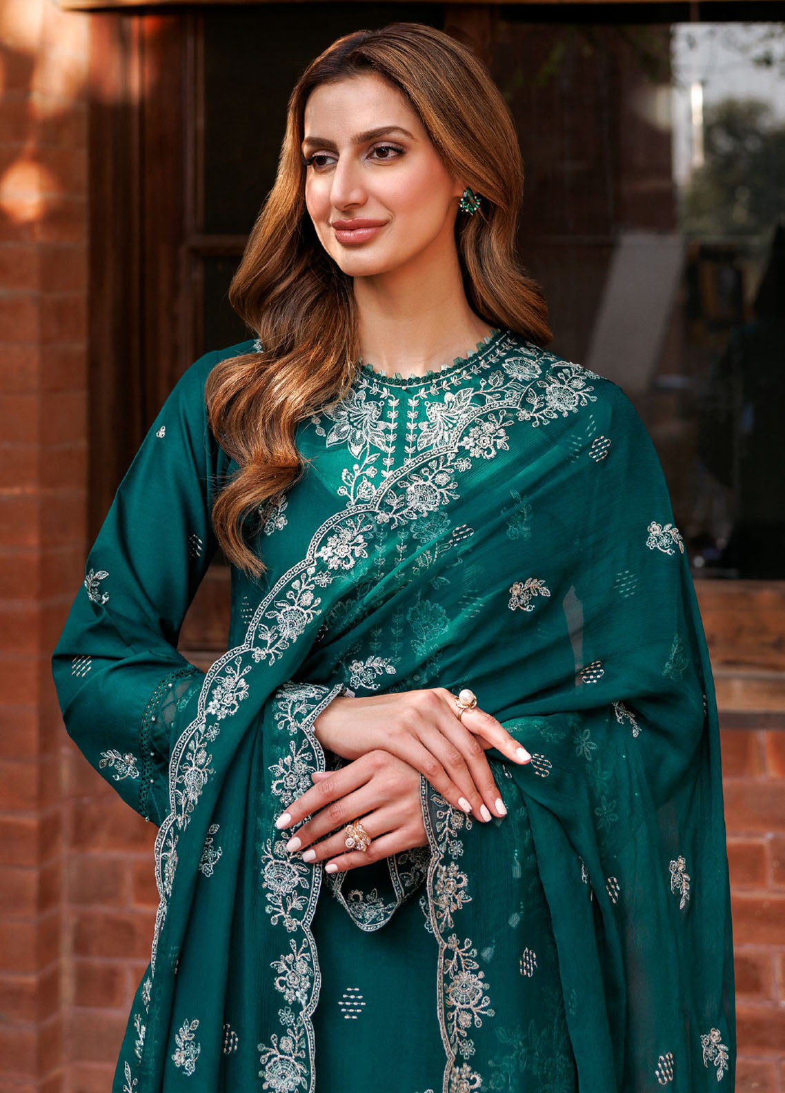Kaavish By Farasha Eid Festive Embroidered Lawn 3 Piece Unstitched Suit FSH24KEFL D-08 TEAL GARLAND Kaavish By Farasha Eid Festive Embroidered Lawn 3 Piece Unstitched Suit FSH24KEFL D-08 TEAL GARLAND