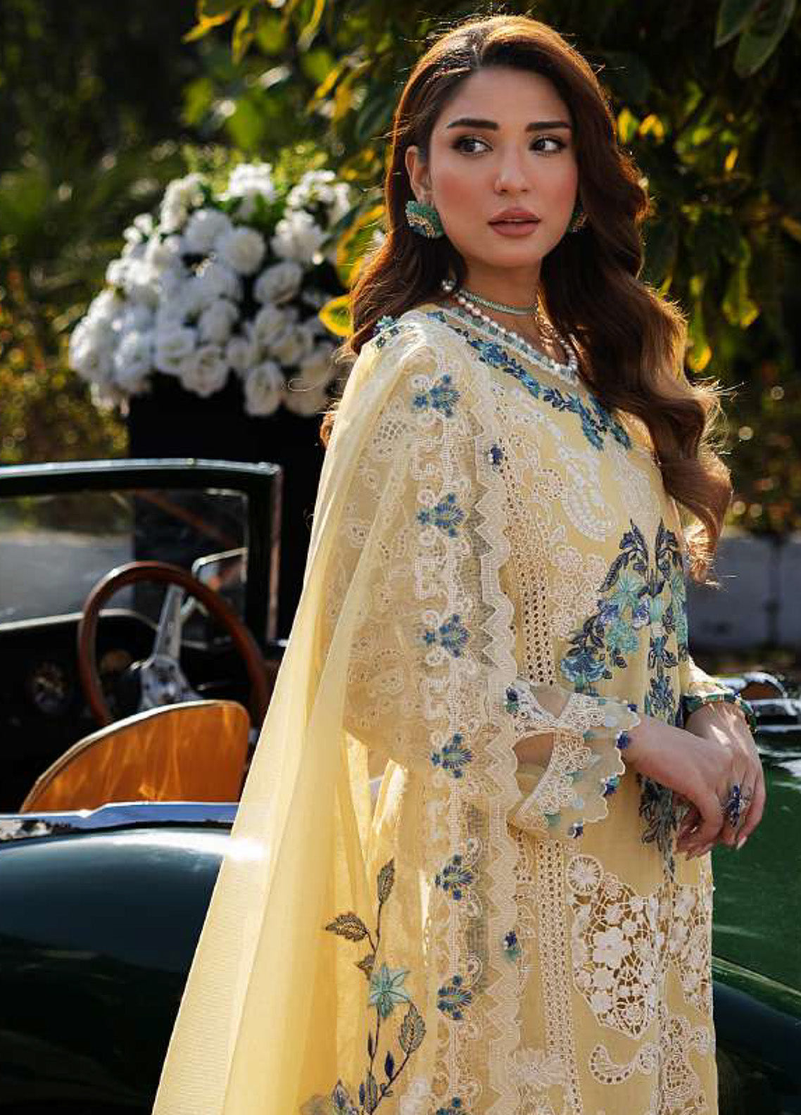 Kahf Luxury Embroidered Lawn 3 Piece Unstitched Suit KHF25LL KLR-03 SASHA Kahf Luxury Embroidered Lawn 3 Piece Unstitched Suit KHF25LL KLR-03 SASHA