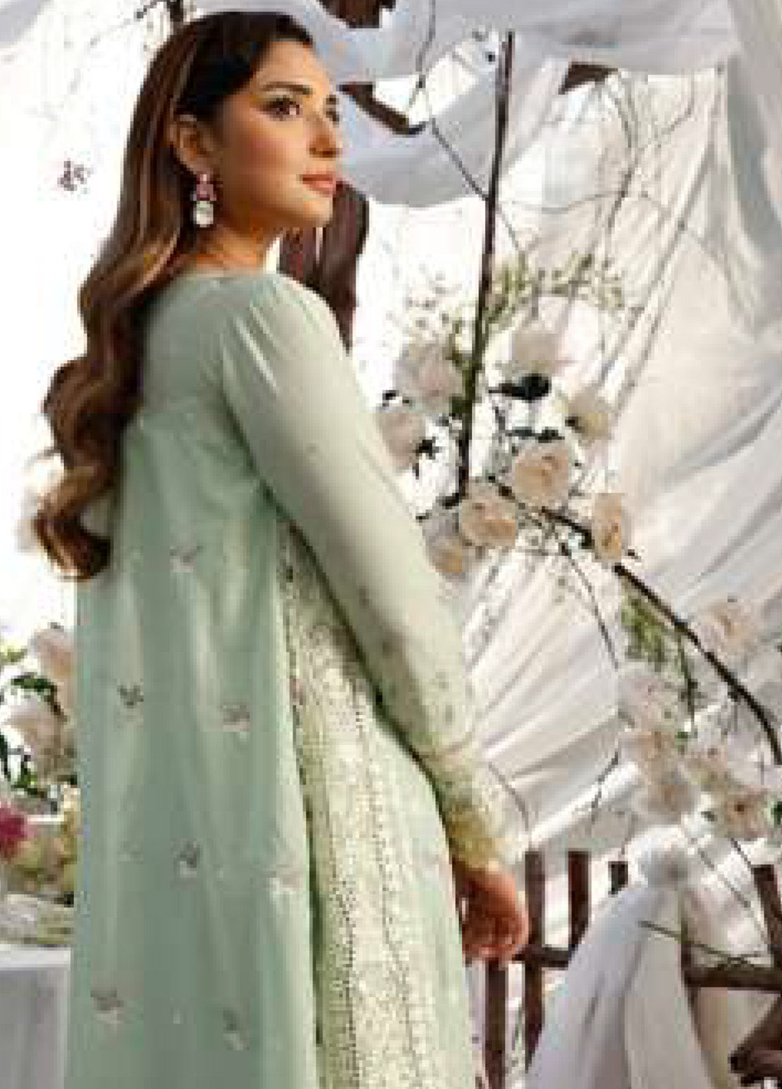 Kahf Luxury Embroidered Lawn 3 Piece Unstitched Suit KHF25LL KLR-05 NORA Kahf Luxury Embroidered Lawn 3 Piece Unstitched Suit KHF25LL KLR-05 NORA