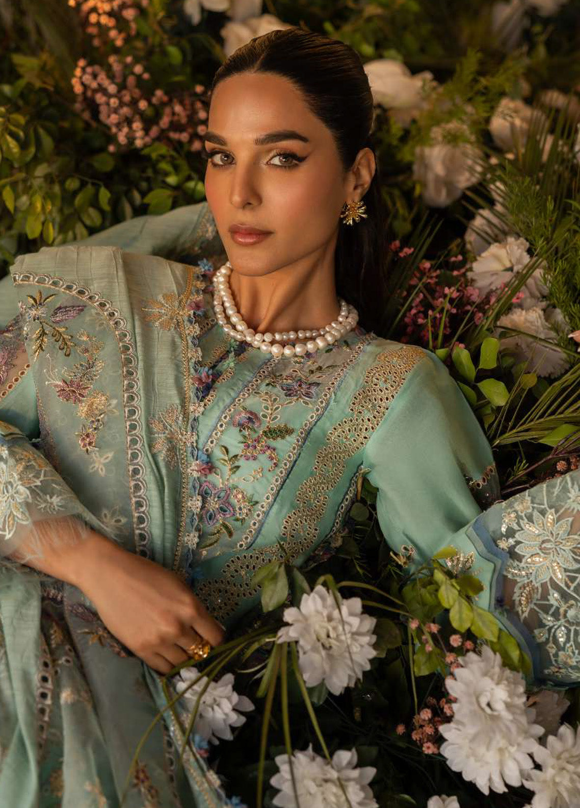 Kahf Luxury Embroidered Lawn 3 Piece Unstitched Suit KHF25LL KLR-10 ELVA Kahf Luxury Embroidered Lawn 3 Piece Unstitched Suit KHF25LL KLR-10 ELVA