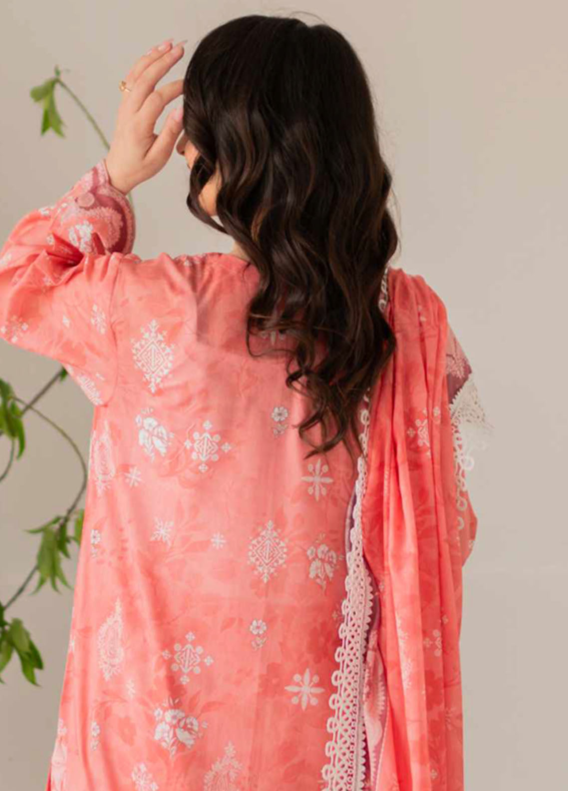 Kaira By Rashid Textile Embroidered Lawn Dupatta 3 Piece Unstitched Suit RT24KEL D-8698 Kaira By Rashid Textile Embroidered Lawn Dupatta 3 Piece Unstitched Suit RT24KEL D-8698