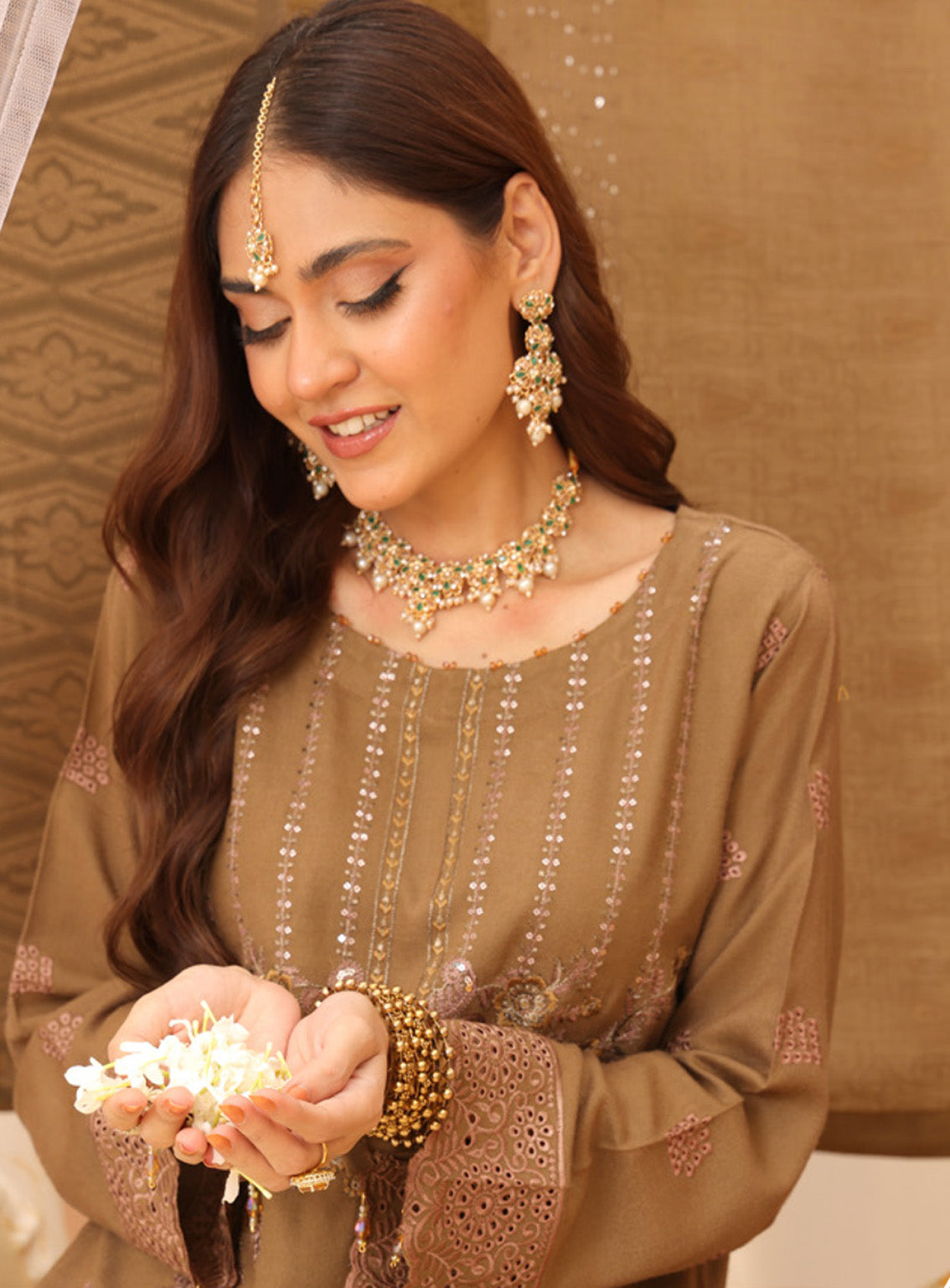 Khoobsorat By Schick Embroidered Peach Leather 3 Piece Unstitched Suit SDH24K D-01 Khoobsorat By Schick Embroidered Peach Leather 3 Piece Unstitched Suit SDH24K D-01