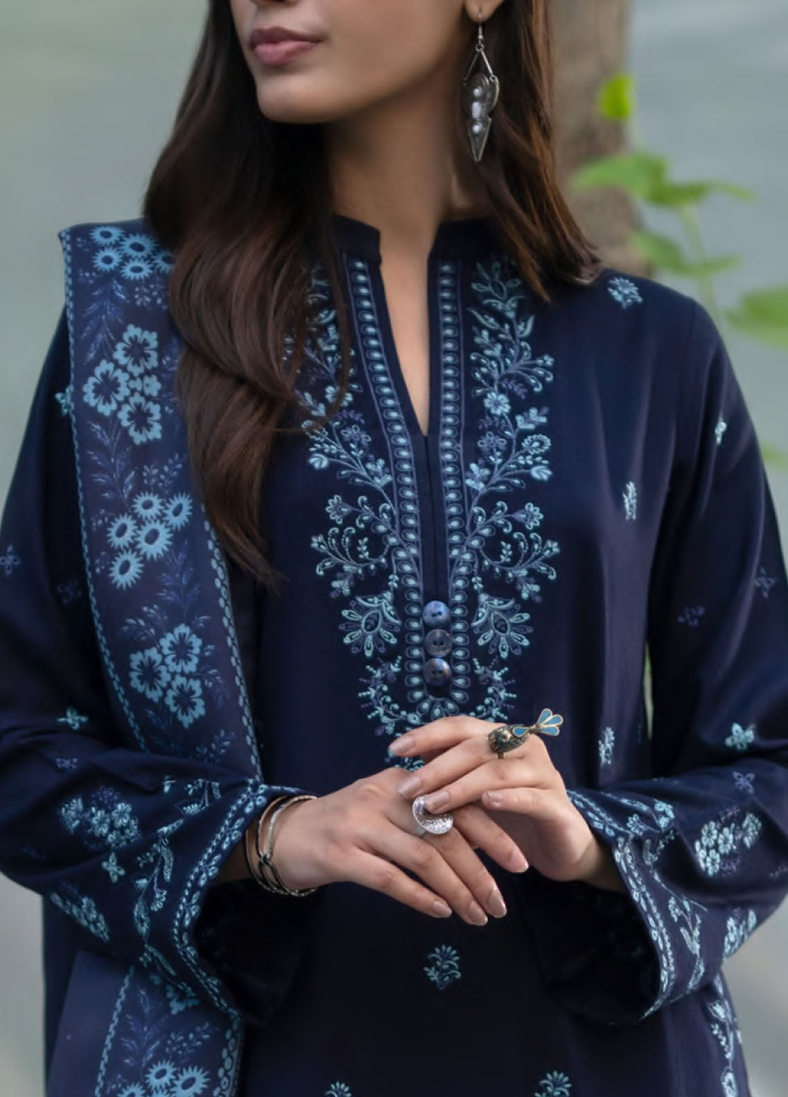 Khunki By Casual Lite Premium Embroidered Dhanak 3 Piece Stitched Suit CL25kWV1 D-05 STARRY Khunki By Casual Lite Premium Embroidered Dhanak 3 Piece Stitched Suit CL25kWV1 D-05 STARRY