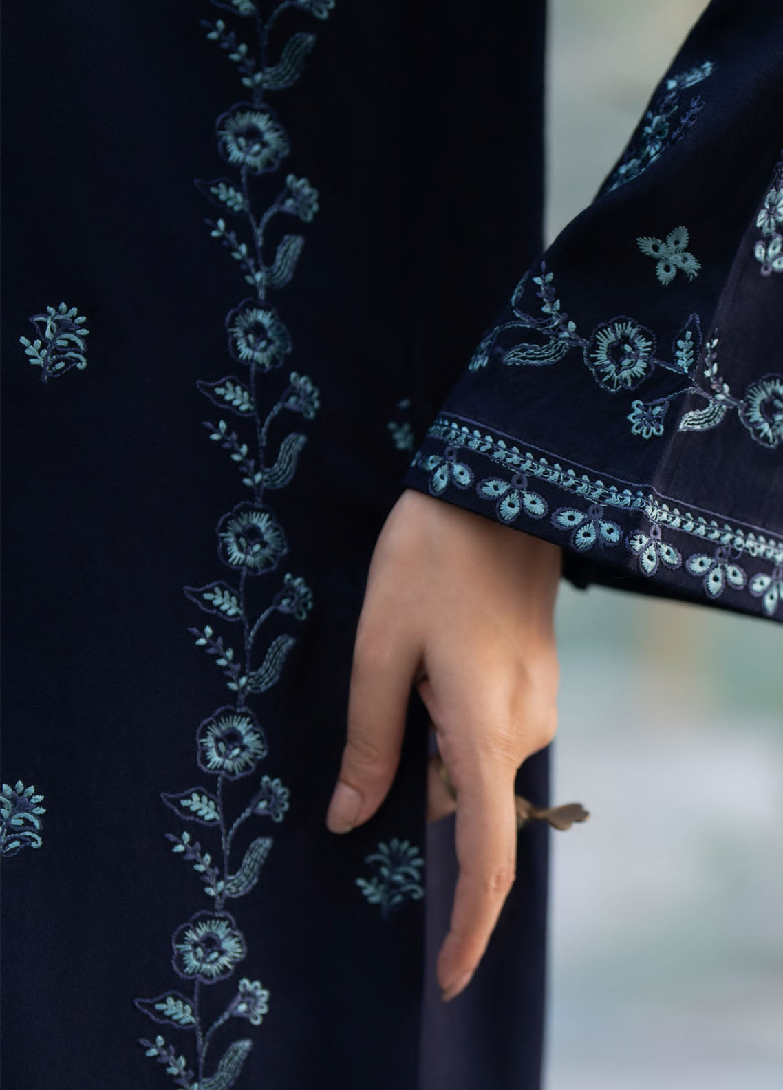 Khunki By Casual Lite Premium Embroidered Dhanak 3 Piece Stitched Suit CL25kWV1 D-05 STARRY Khunki By Casual Lite Premium Embroidered Dhanak 3 Piece Stitched Suit CL25kWV1 D-05 STARRY