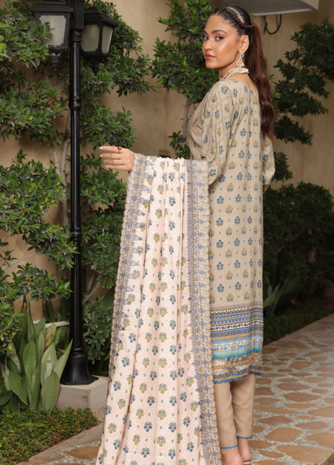 Kinara Series By Schick Embroidered Doriya 3 Piece Unstitched Suit SDH25KS D-DE-04 Kinara Series By Schick Embroidered Doriya 3 Piece Unstitched Suit SDH25KS D-DE-04