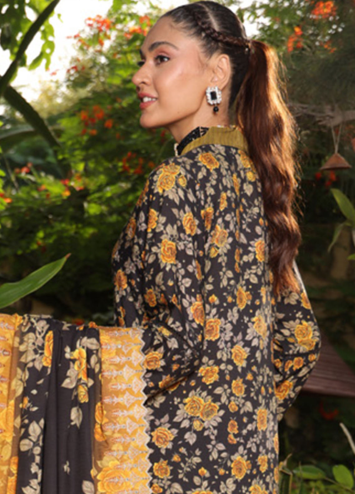 Kinara Series By Schick Embroidered Doriya 3 Piece Unstitched Suit SDH25KS D-DE-09 Kinara Series By Schick Embroidered Doriya 3 Piece Unstitched Suit SDH25KS D-DE-09