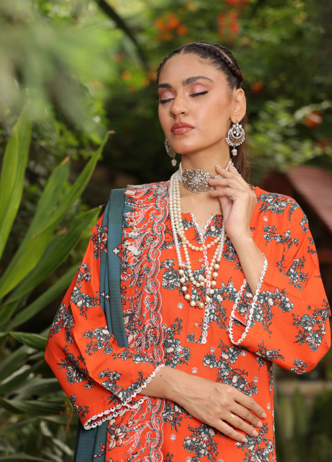 Kinara Series By Schick Embroidered Doriya 3 Piece Unstitched Suit SDH25KS D-DE-10 Kinara Series By Schick Embroidered Doriya 3 Piece Unstitched Suit SDH25KS D-DE-10