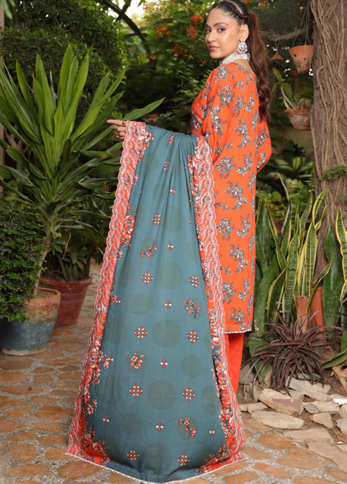 Kinara Series By Schick Embroidered Doriya 3 Piece Unstitched Suit SDH25KS D-DE-10 Kinara Series By Schick Embroidered Doriya 3 Piece Unstitched Suit SDH25KS D-DE-10