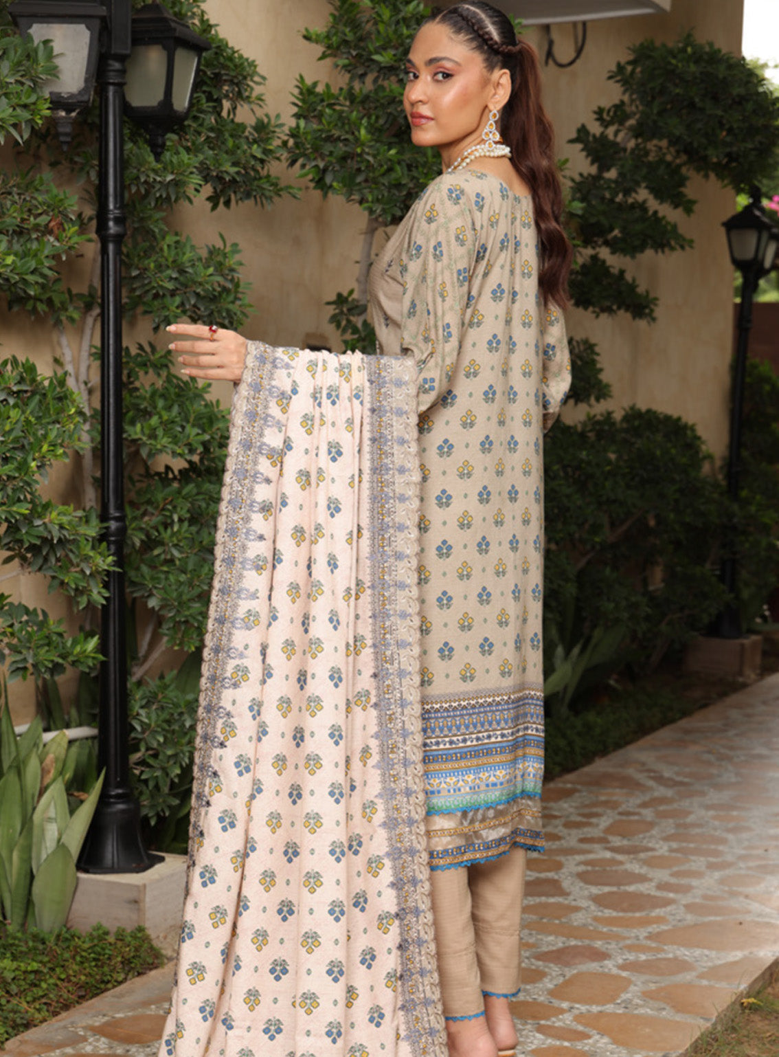 Kinara Series By Schick Printed Linen 3 Piece Unstitched Suit SDH24KS D-04 Kinara Series By Schick Printed Linen 3 Piece Unstitched Suit SDH24KS D-04