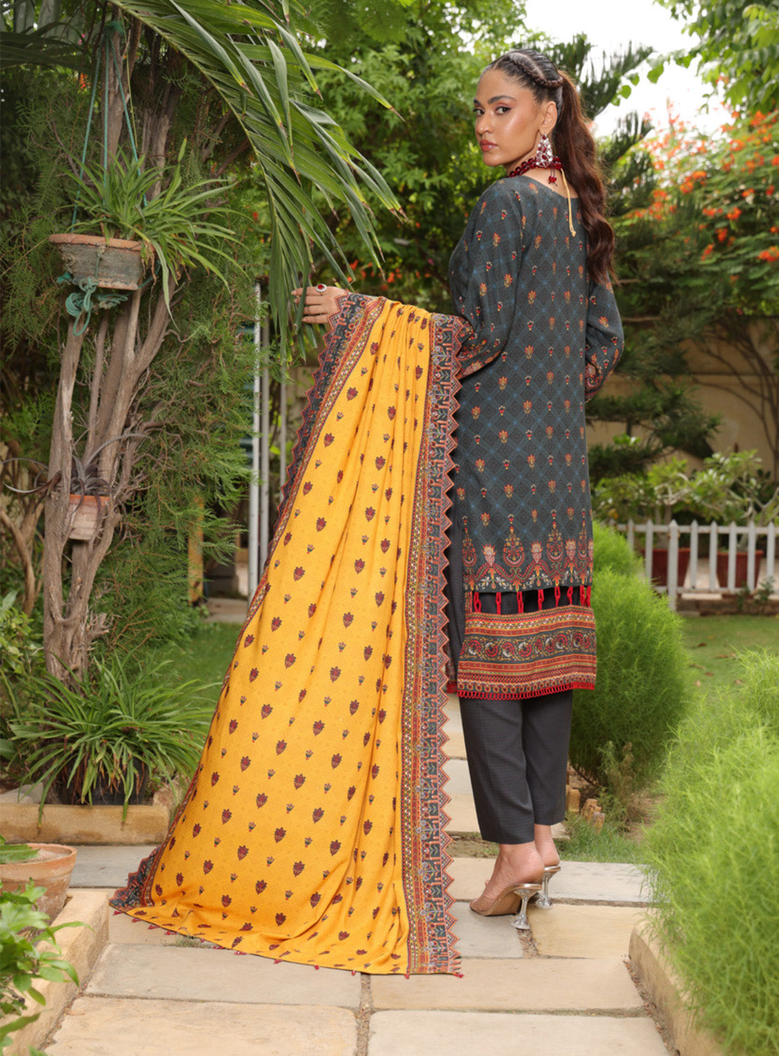 Kinara Series By Schick Printed Linen 3 Piece Unstitched Suit SDH24KS D-07 Kinara Series By Schick Printed Linen 3 Piece Unstitched Suit SDH24KS D-07