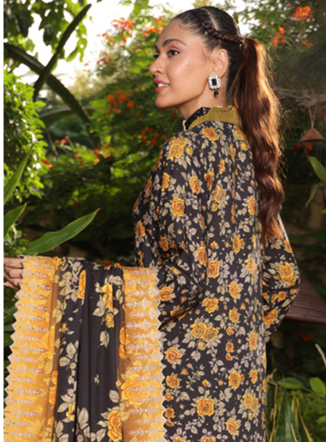 Kinara Series By Schick Printed Linen 3 Piece Unstitched Suit SDH24KS D-09 Kinara Series By Schick Printed Linen 3 Piece Unstitched Suit SDH24KS D-09
