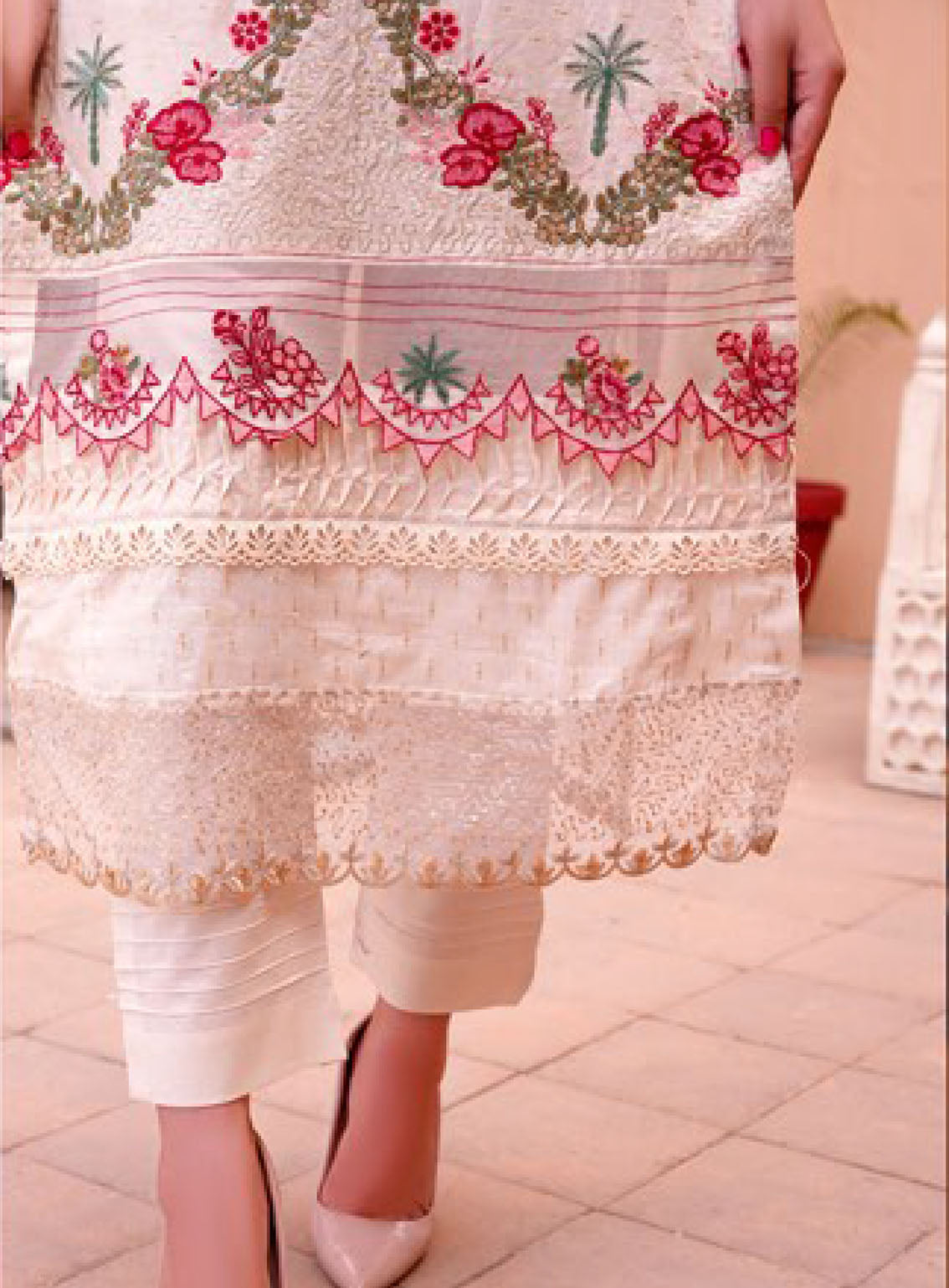 Koh-E-Noor By Noorjahan Premium Embroidered Lawn 3 Piece Unstitched Suit NJ24KN PEL D-02 Koh-E-Noor By Noorjahan Premium Embroidered Lawn 3 Piece Unstitched Suit NJ24KN PEL D-02