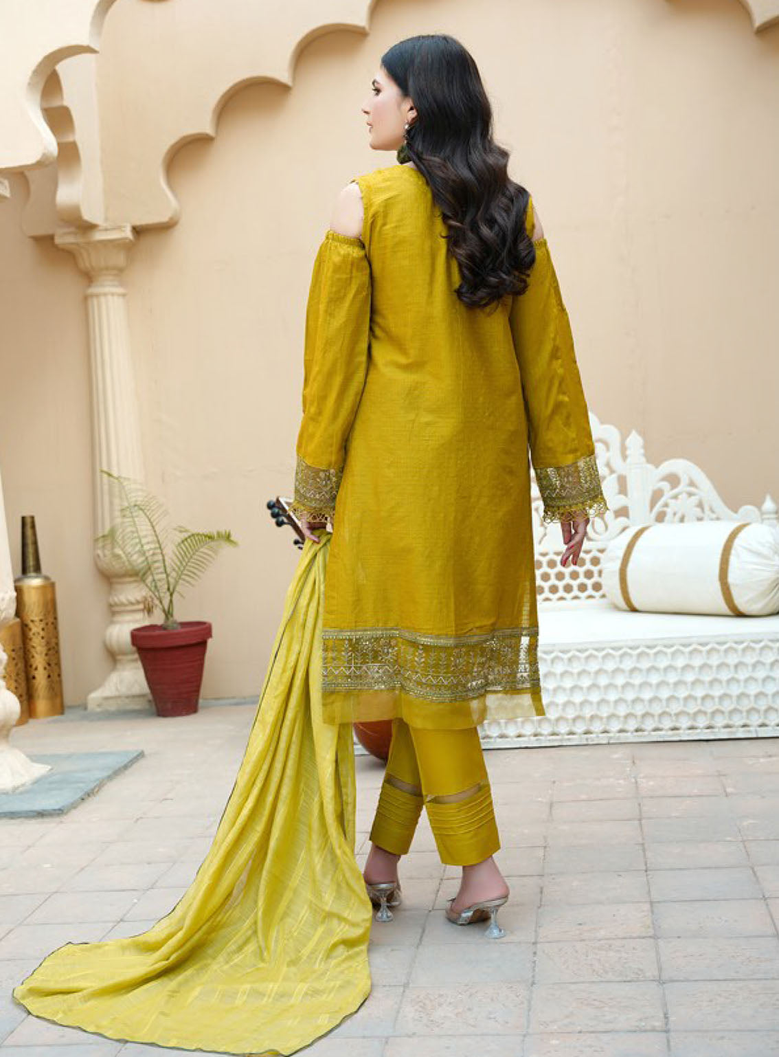 Koh-E-Noor By Noorjahan Premium Embroidered Lawn 3 Piece Unstitched Suit NJ24KN PEL D-04 Koh-E-Noor By Noorjahan Premium Embroidered Lawn 3 Piece Unstitched Suit NJ24KN PEL D-04