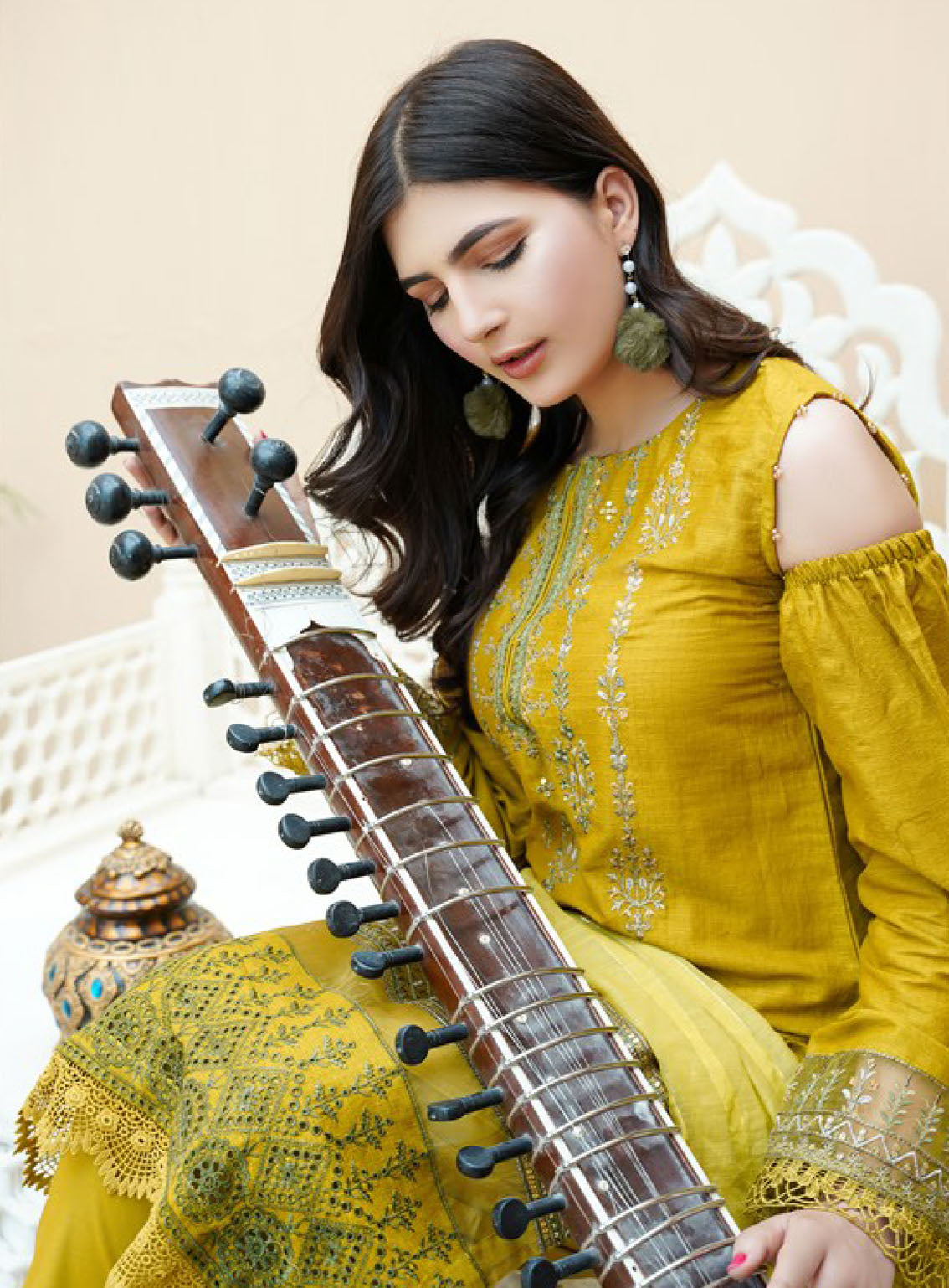 Koh-E-Noor By Noorjahan Premium Embroidered Lawn 3 Piece Unstitched Suit NJ24KN PEL D-04 Koh-E-Noor By Noorjahan Premium Embroidered Lawn 3 Piece Unstitched Suit NJ24KN PEL D-04