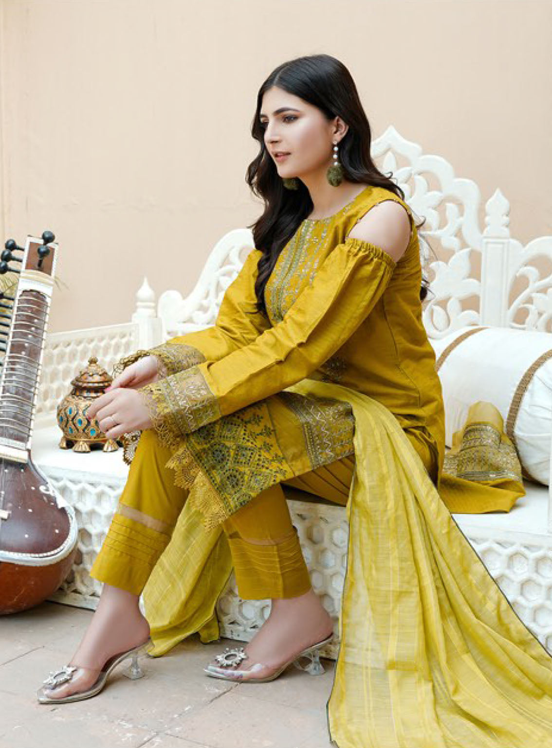 Koh-E-Noor By Noorjahan Premium Embroidered Lawn 3 Piece Unstitched Suit NJ24KN PEL D-04 Koh-E-Noor By Noorjahan Premium Embroidered Lawn 3 Piece Unstitched Suit NJ24KN PEL D-04