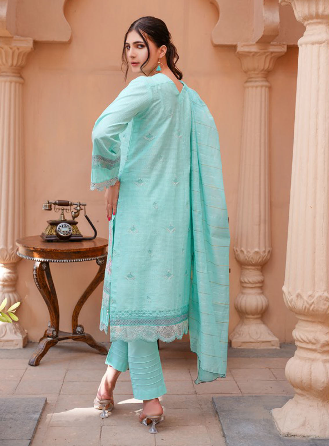 Koh-E-Noor By Noorjahan Premium Embroidered Lawn 3 Piece Unstitched Suit NJ24KN PEL D-08 Koh-E-Noor By Noorjahan Premium Embroidered Lawn 3 Piece Unstitched Suit NJ24KN PEL D-08
