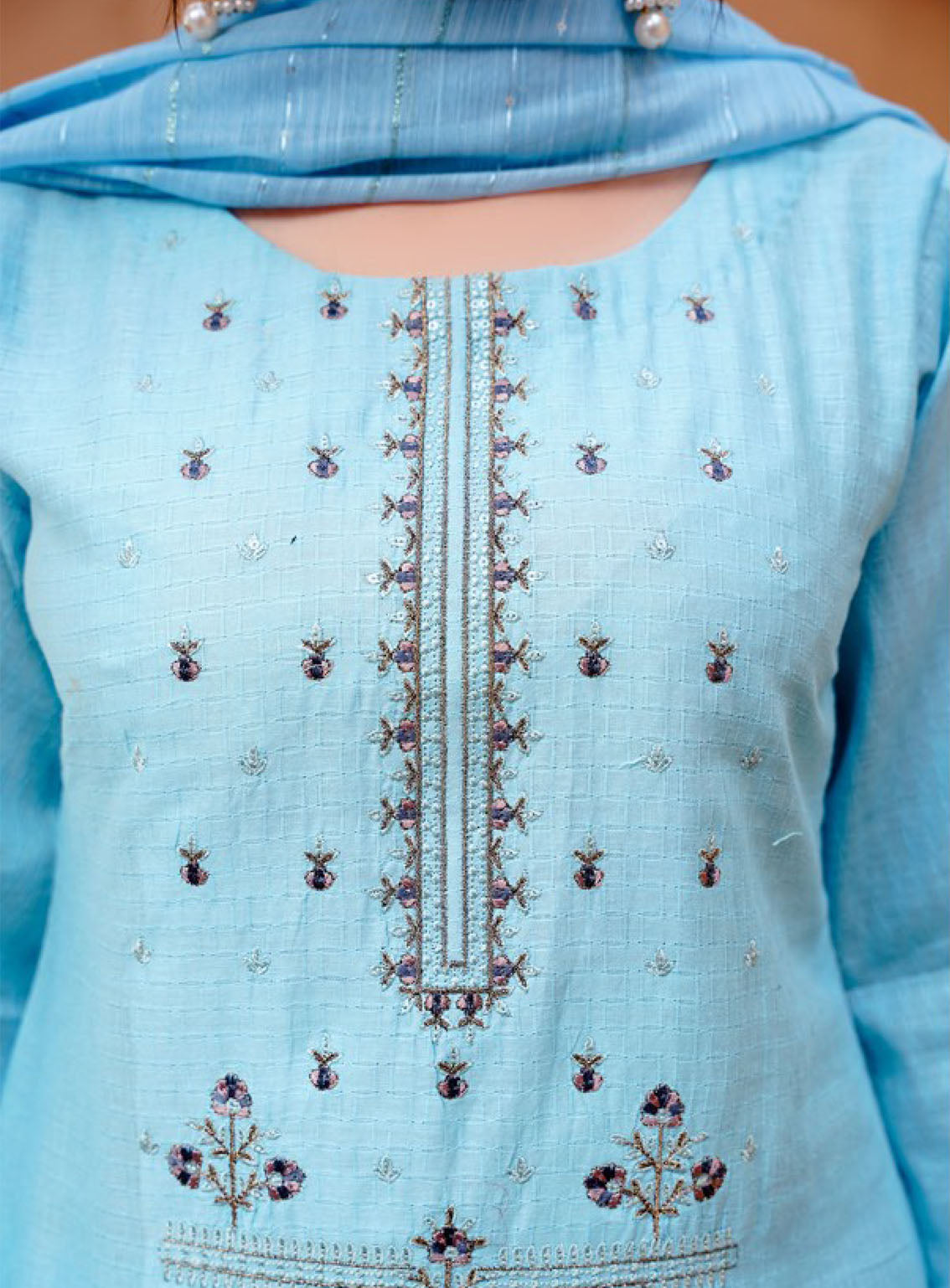 Koh-E-Noor By Noorjahan Premium Embroidered Lawn 3 Piece Unstitched Suit NJ24KN PEL D-09 Koh-E-Noor By Noorjahan Premium Embroidered Lawn 3 Piece Unstitched Suit NJ24KN PEL D-09