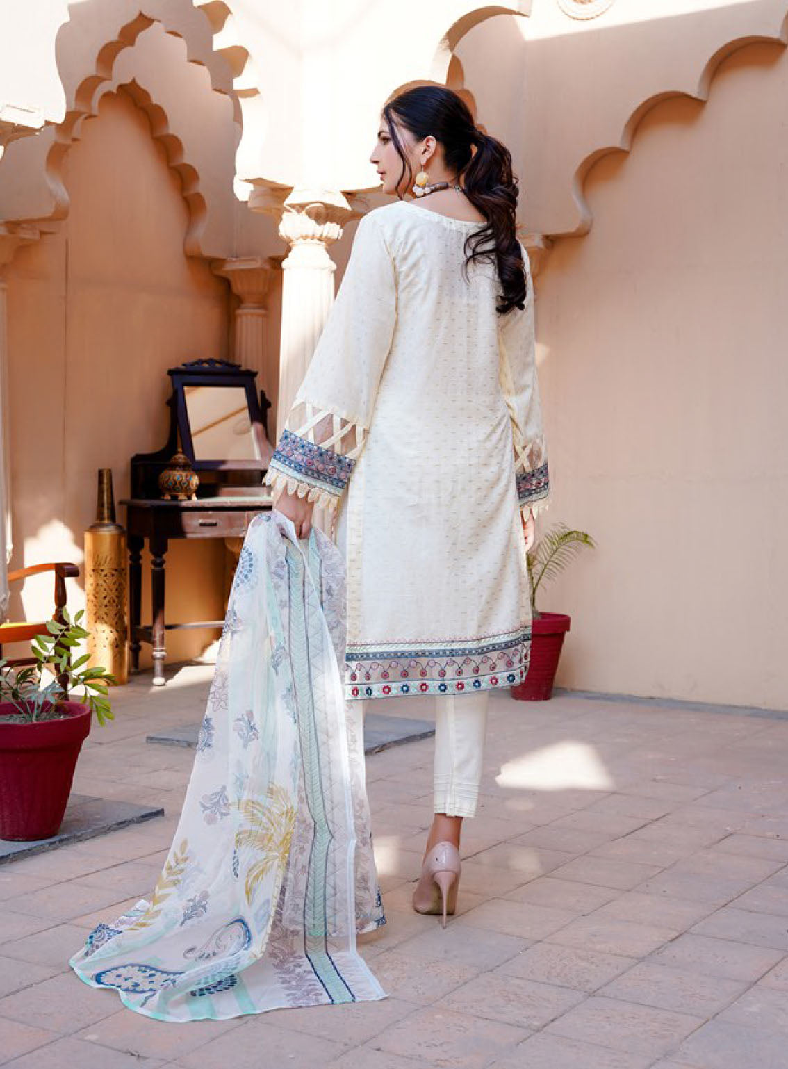 Koh-E-Noor By Noorjahan Premium Embroidered Lawn 3 Piece Unstitched Suit NJ24KN PEL D-11 Koh-E-Noor By Noorjahan Premium Embroidered Lawn 3 Piece Unstitched Suit NJ24KN PEL D-11