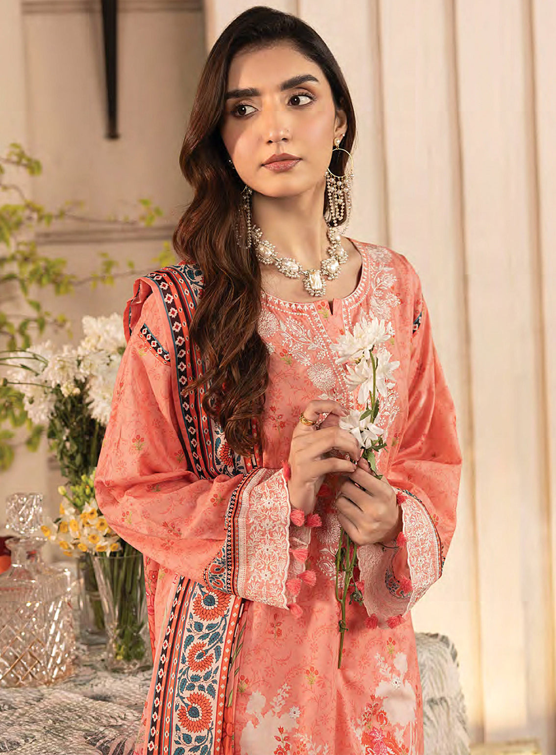 Komal By LSM Lakhany Embroidered Lawn 3 Piece Unstitched Suit LSM25KEL LG-AR-0132 Komal By LSM Lakhany Embroidered Lawn 3 Piece Unstitched Suit LSM25KEL LG-AR-0132