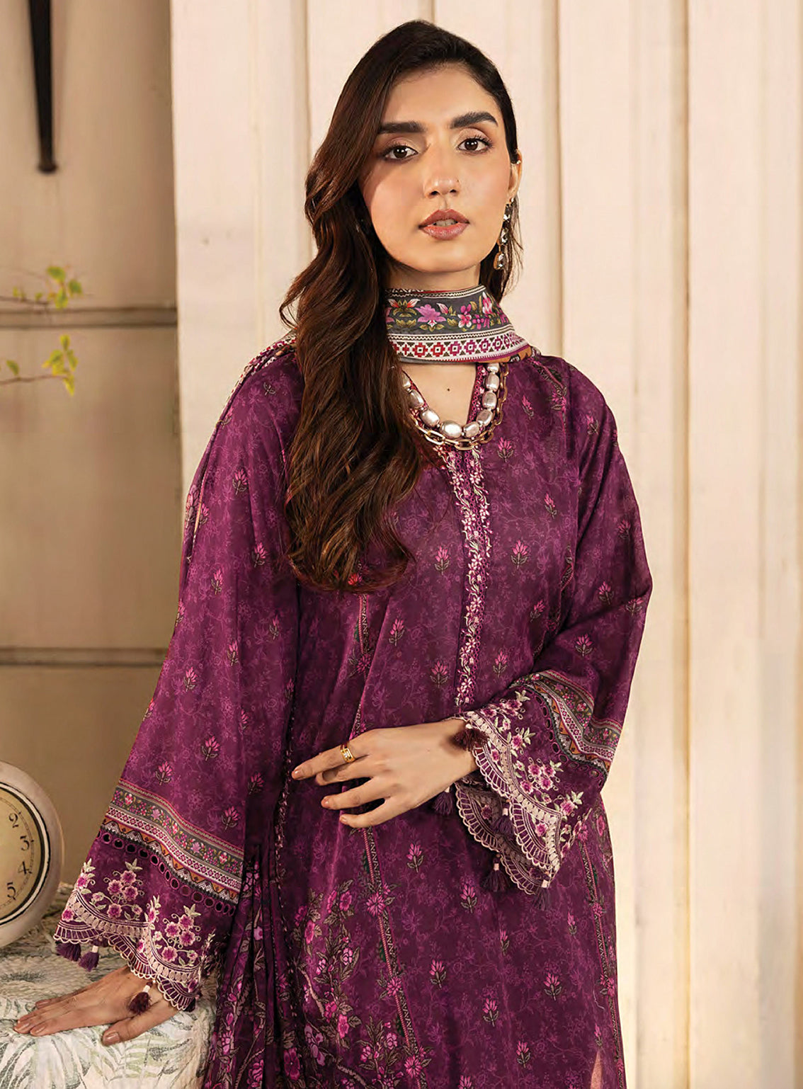 Komal By LSM Lakhany Embroidered Lawn 3 Piece Unstitched Suit LSM25KEL LG-AR-0133 Komal By LSM Lakhany Embroidered Lawn 3 Piece Unstitched Suit LSM25KEL LG-AR-0133