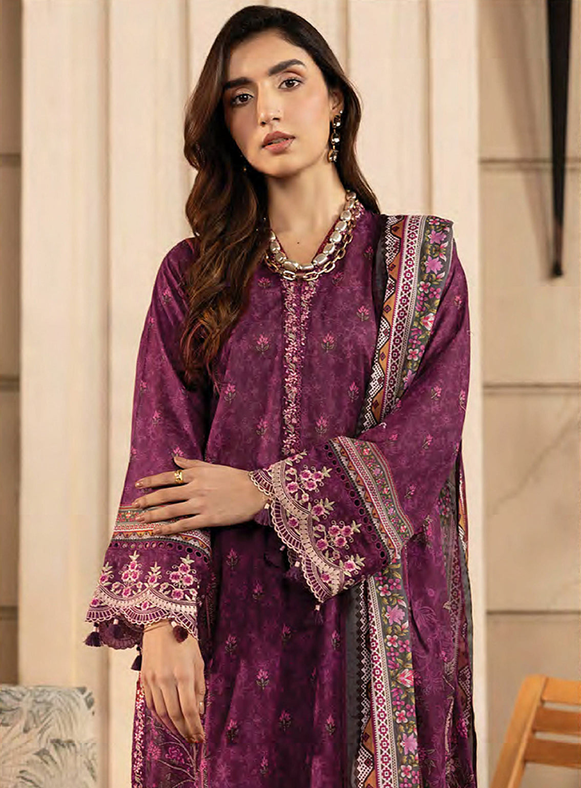 Komal By LSM Lakhany Embroidered Lawn 3 Piece Unstitched Suit LSM25KEL LG-AR-0133 Komal By LSM Lakhany Embroidered Lawn 3 Piece Unstitched Suit LSM25KEL LG-AR-0133
