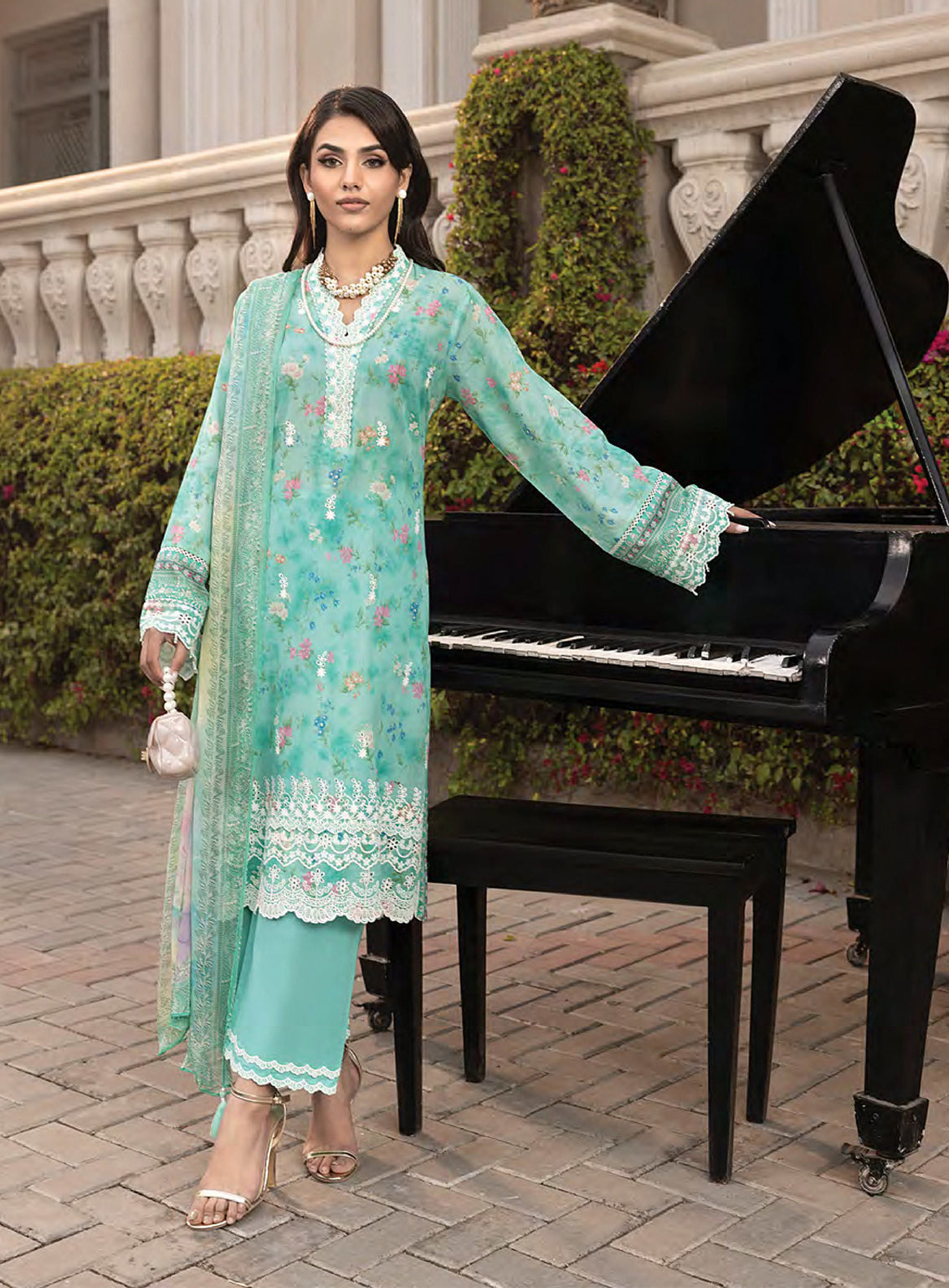 Komal By LSM Lakhany Embroidered Lawn 3 Piece Unstitched Suit LSM25KEL LG-MM-0253 Komal By LSM Lakhany Embroidered Lawn 3 Piece Unstitched Suit LSM25KEL LG-MM-0253