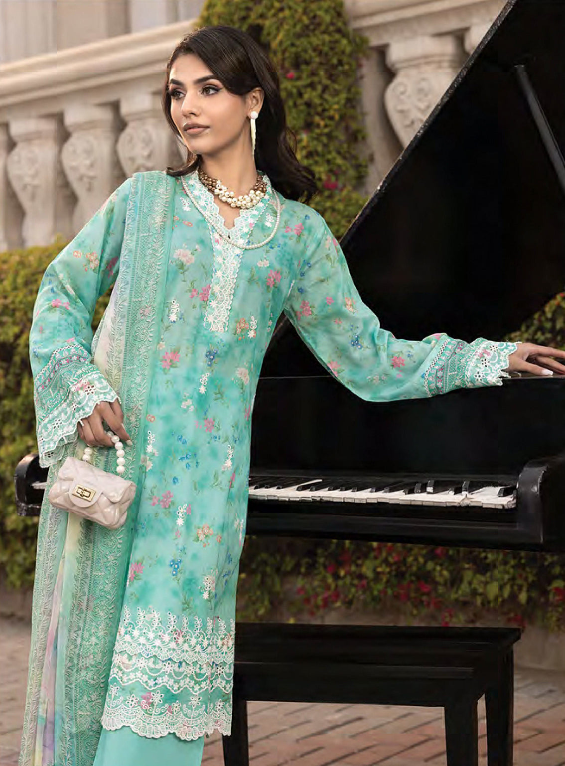 Komal By LSM Lakhany Embroidered Lawn 3 Piece Unstitched Suit LSM25KEL LG-MM-0253 Komal By LSM Lakhany Embroidered Lawn 3 Piece Unstitched Suit LSM25KEL LG-MM-0253