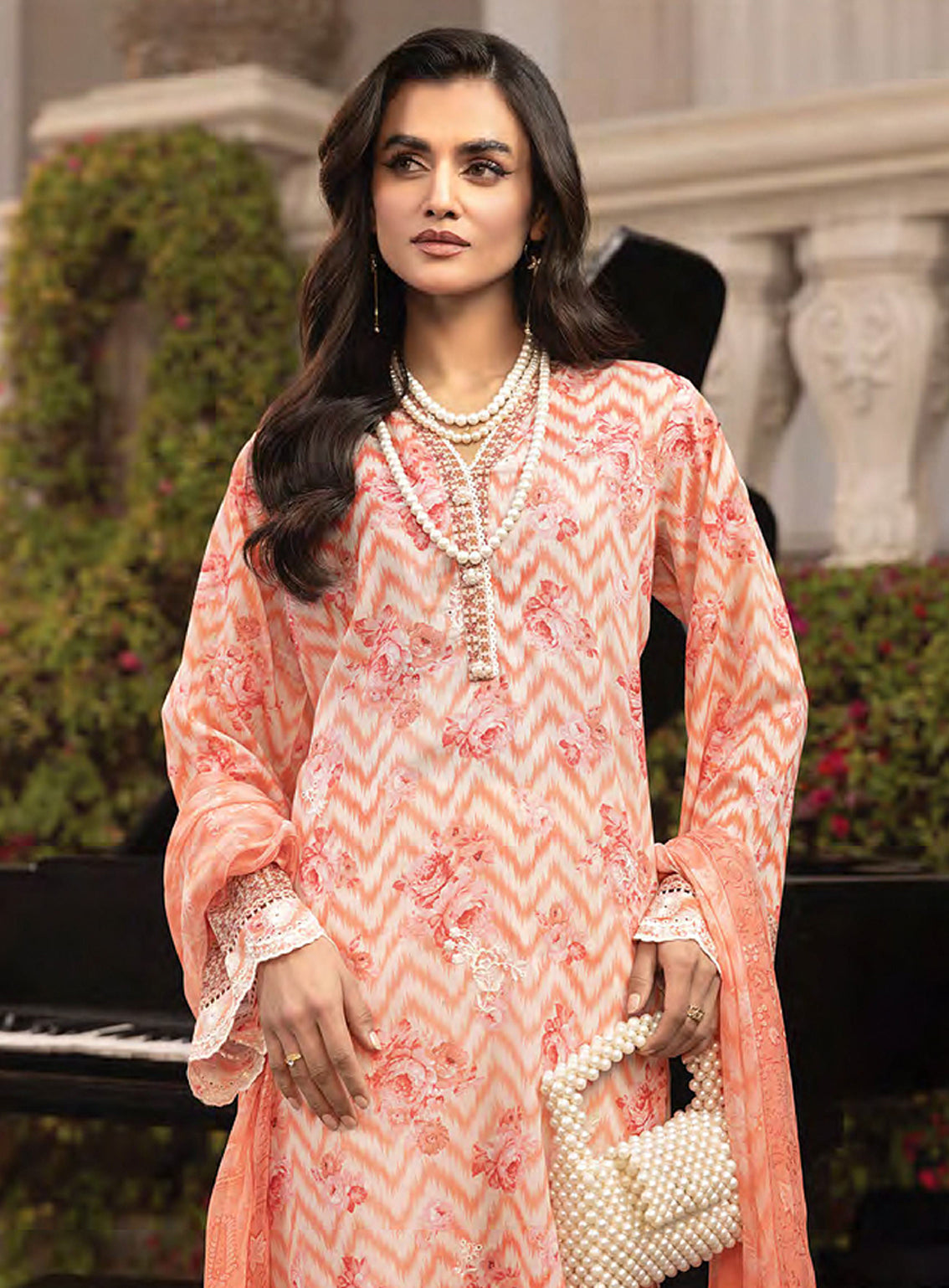 Komal By LSM Lakhany Embroidered Lawn 3 Piece Unstitched Suit LSM25KEL LG-MM-0254 Komal By LSM Lakhany Embroidered Lawn 3 Piece Unstitched Suit LSM25KEL LG-MM-0254