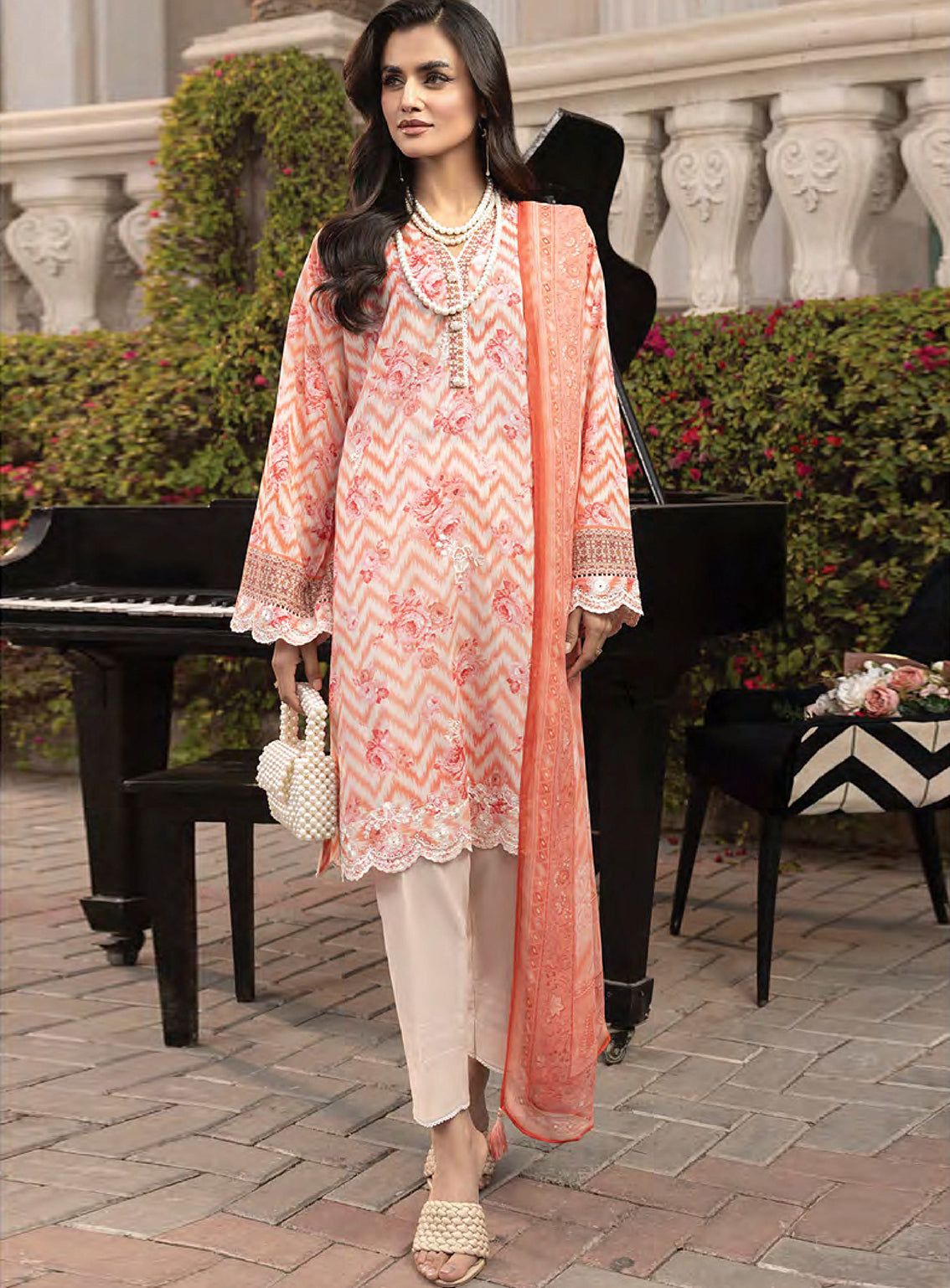 Komal By LSM Lakhany Embroidered Lawn 3 Piece Unstitched Suit LSM25KEL LG-MM-0254 Komal By LSM Lakhany Embroidered Lawn 3 Piece Unstitched Suit LSM25KEL LG-MM-0254