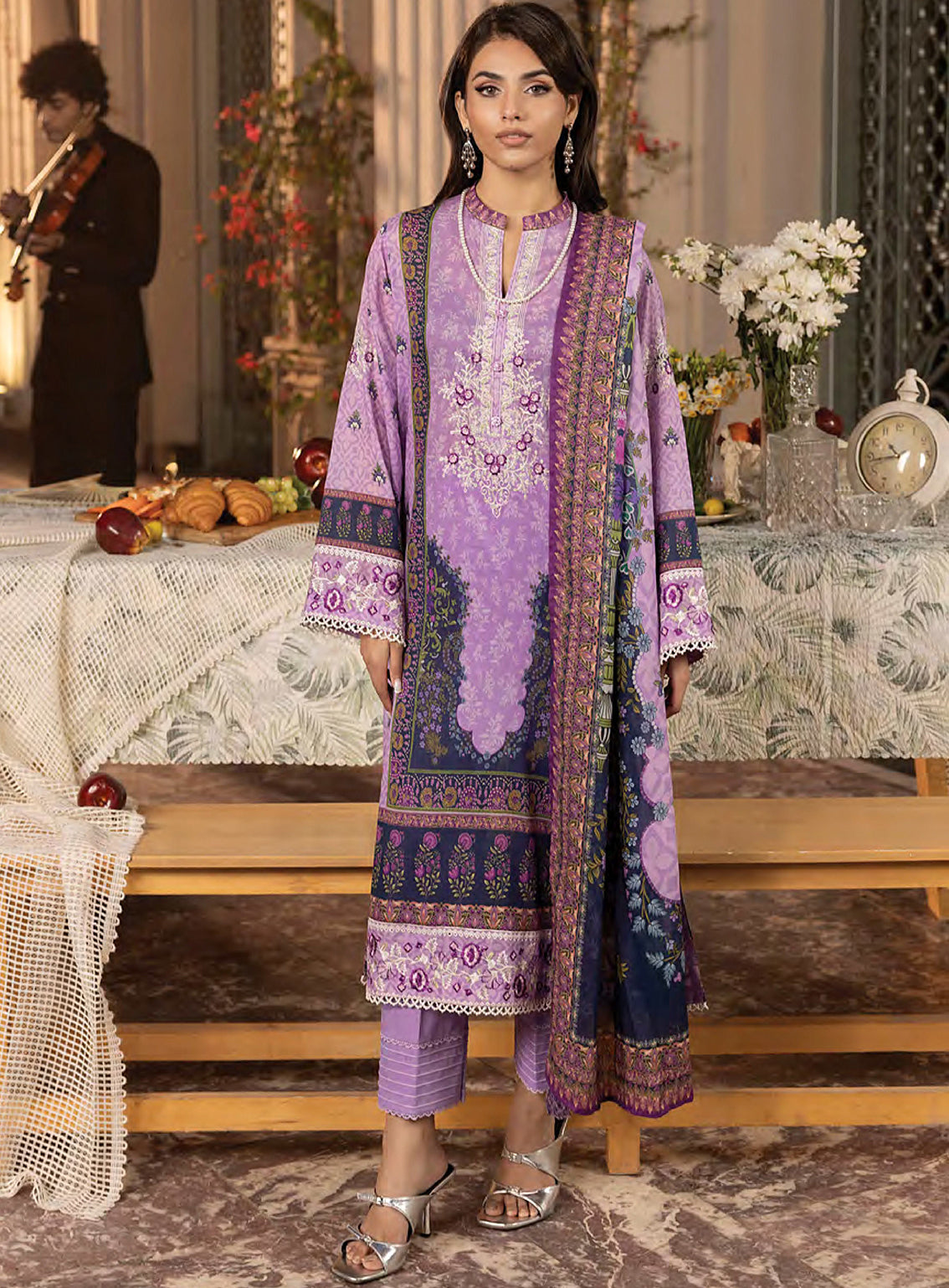Komal By LSM Lakhany Embroidered Lawn 3 Piece Unstitched Suit LSM25KEL LG-RL-0179 Komal By LSM Lakhany Embroidered Lawn 3 Piece Unstitched Suit LSM25KEL LG-RL-0179