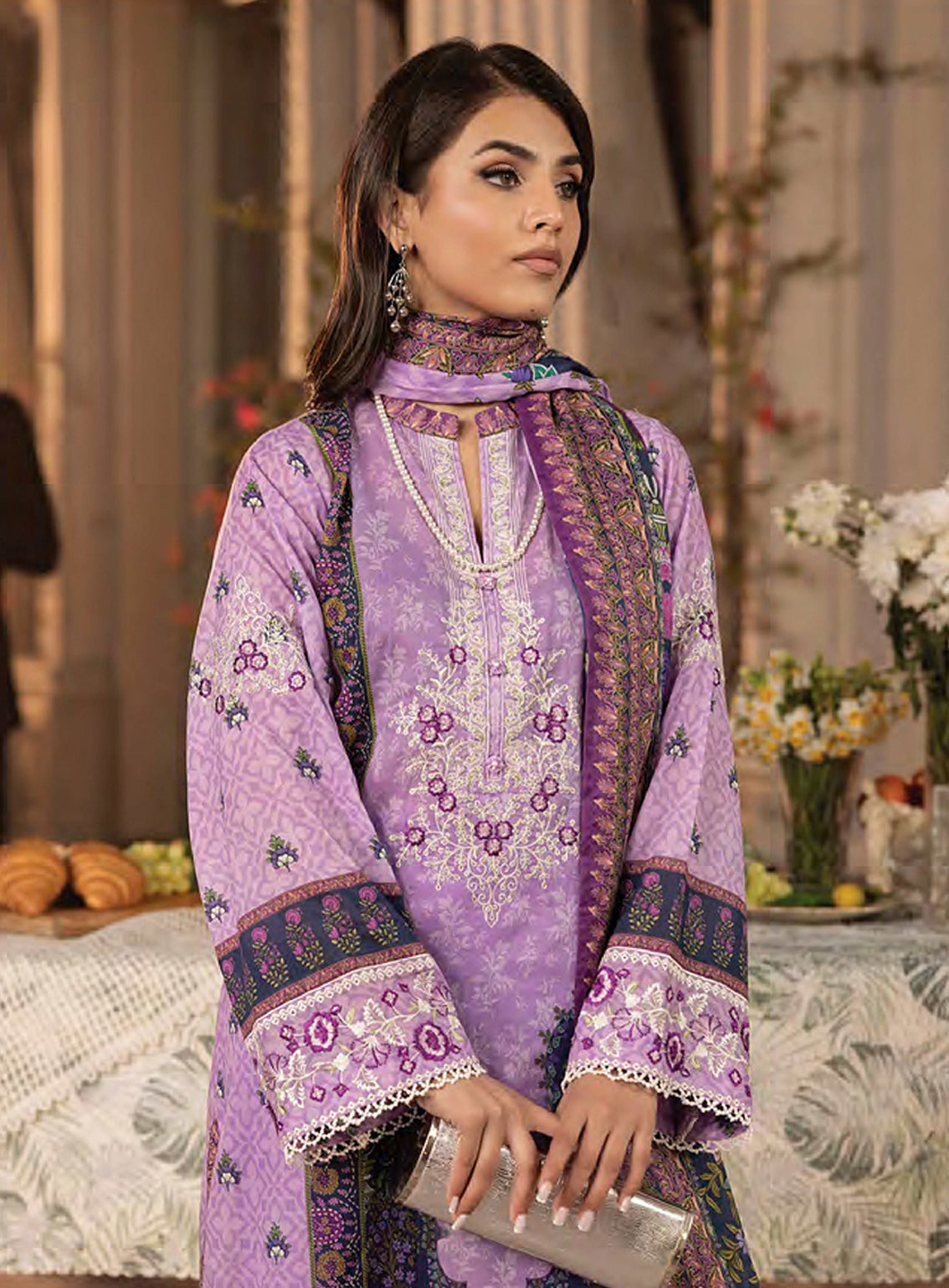 Komal By LSM Lakhany Embroidered Lawn 3 Piece Unstitched Suit LSM25KEL LG-RL-0179 Komal By LSM Lakhany Embroidered Lawn 3 Piece Unstitched Suit LSM25KEL LG-RL-0179