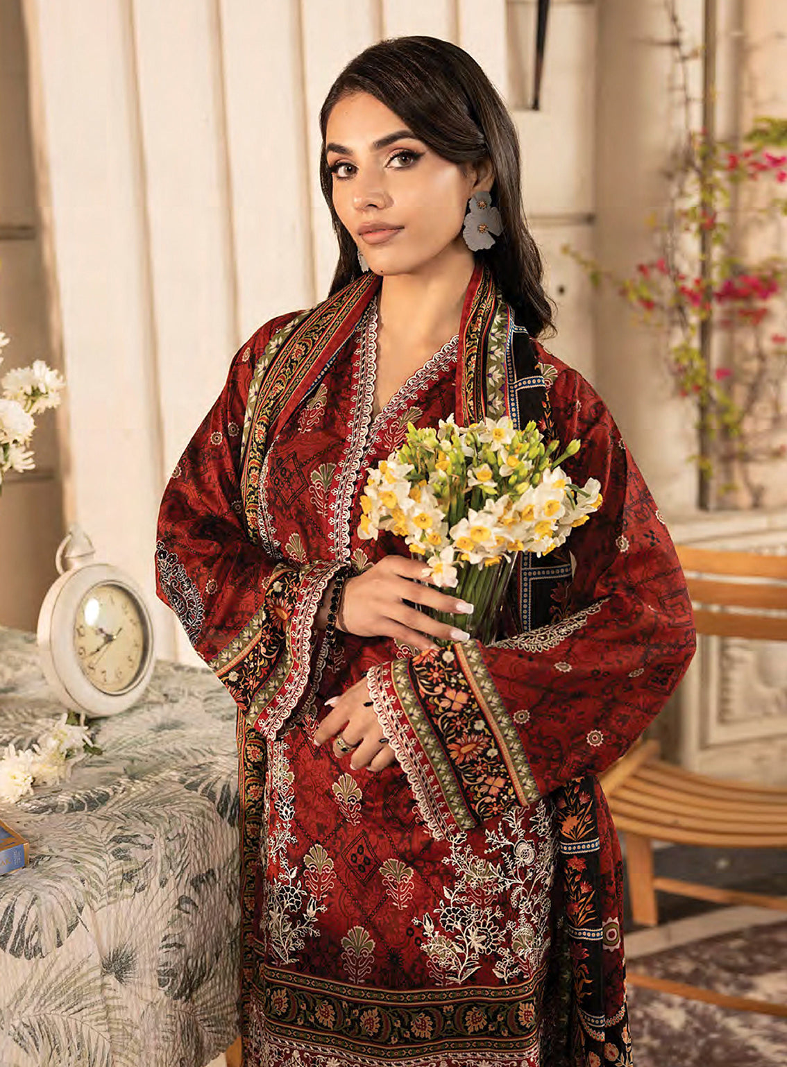 Komal By LSM Lakhany Embroidered Lawn 3 Piece Unstitched Suit LSM25KEL LG-RL-0182 Komal By LSM Lakhany Embroidered Lawn 3 Piece Unstitched Suit LSM25KEL LG-RL-0182