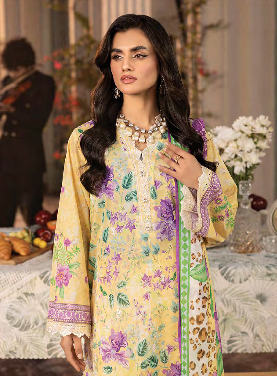Komal By LSM Lakhany Embroidered Lawn 3 Piece Unstitched Suit LSM25KEL LG-RL-0185 Komal By LSM Lakhany Embroidered Lawn 3 Piece Unstitched Suit LSM25KEL LG-RL-0185
