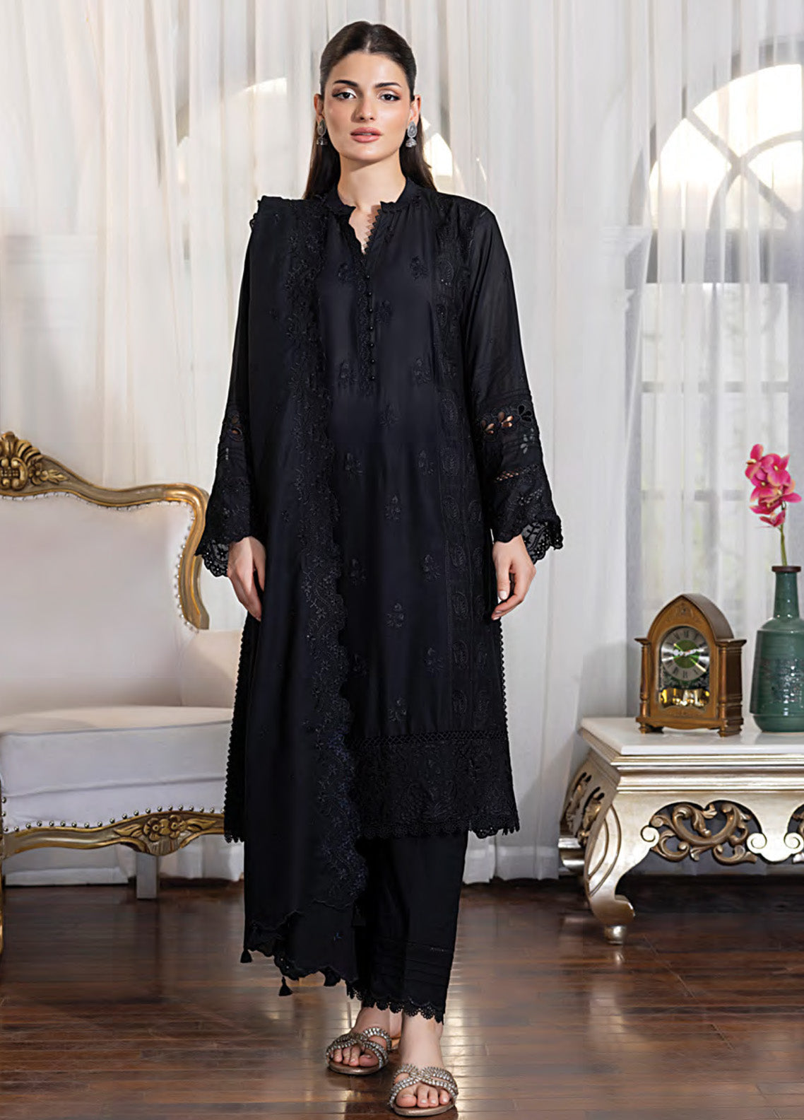 Komal By LSM Lakhany Embroidered Lawn 3 Piece Unstitched Suit LSM25KME LG-IZ-0363 Komal By LSM Lakhany Embroidered Lawn 3 Piece Unstitched Suit LSM25KME LG-IZ-0363