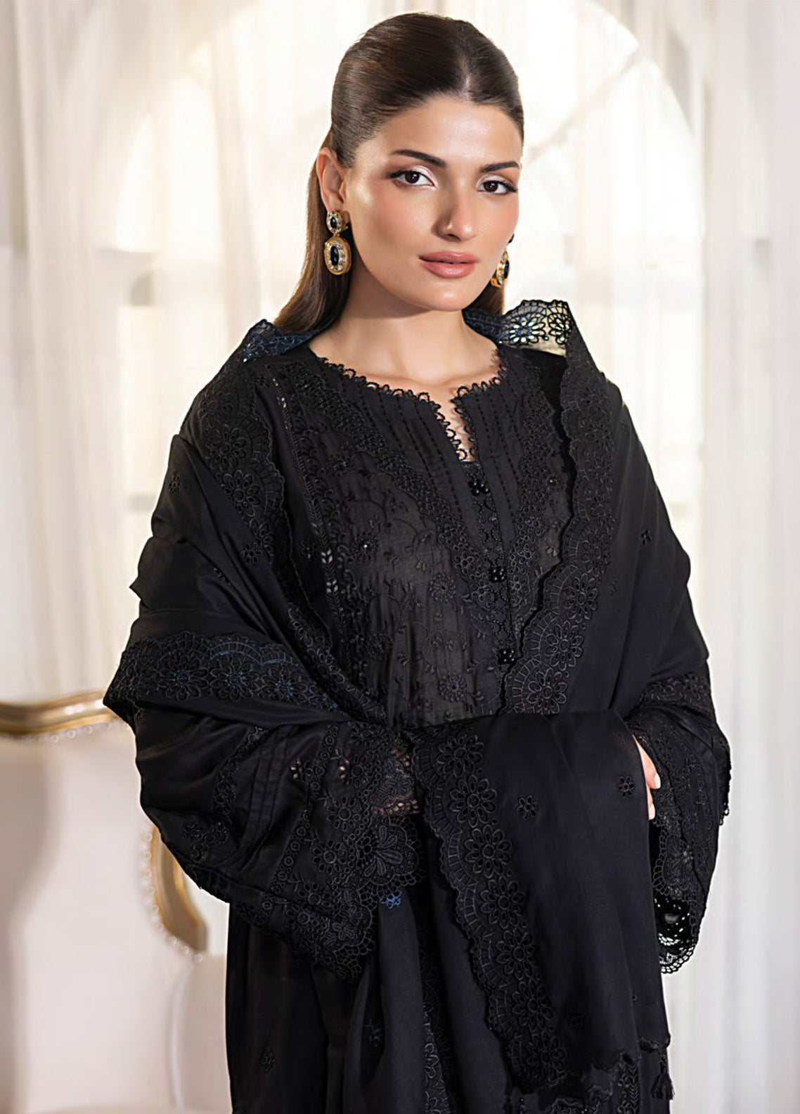 Komal By LSM Lakhany Embroidered Lawn 3 Piece Unstitched Suit LSM25KME LG-RK-0028 Komal By LSM Lakhany Embroidered Lawn 3 Piece Unstitched Suit LSM25KME LG-RK-0028