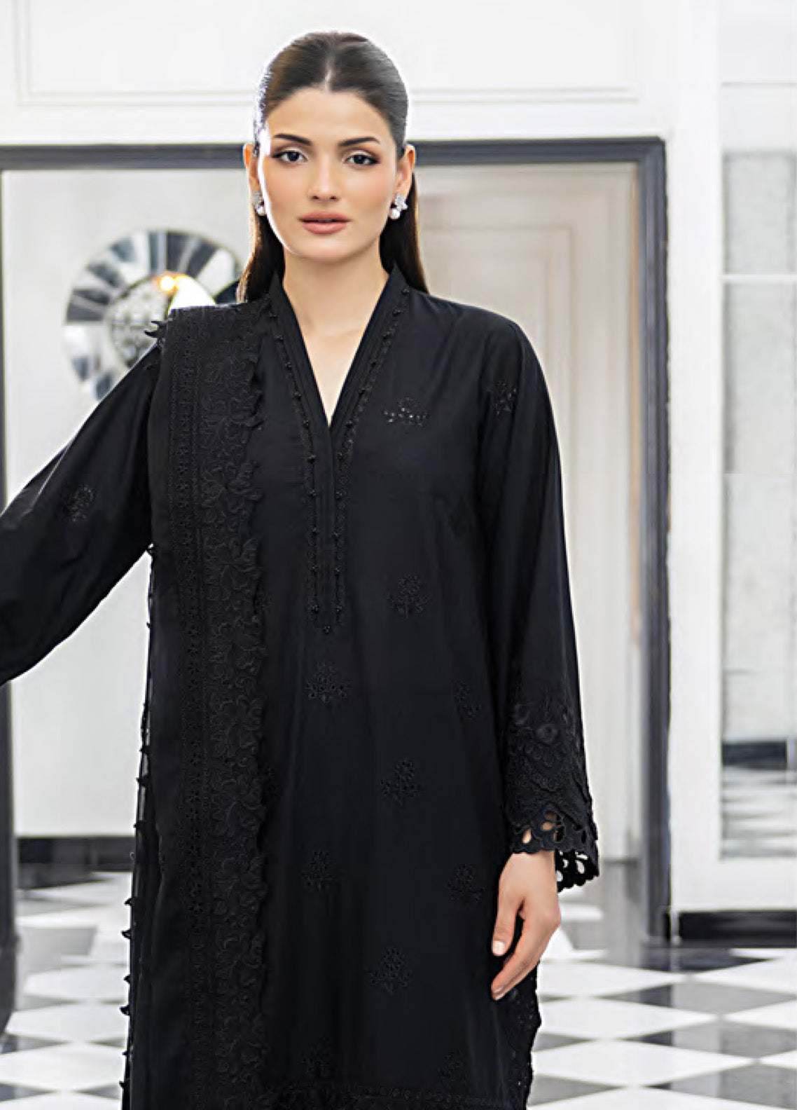 Komal By LSM Lakhany Embroidered Lawn 3 Piece Unstitched Suit LSM25KME LG-UB-0163 Komal By LSM Lakhany Embroidered Lawn 3 Piece Unstitched Suit LSM25KME LG-UB-0163