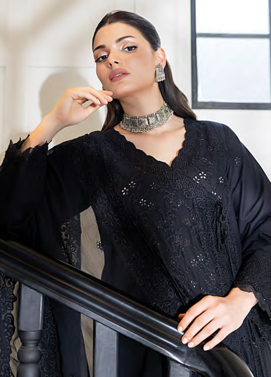 Komal By LSM Lakhany Embroidered Lawn 3 Piece Unstitched Suit LSM25KME LG-UB-0165 Komal By LSM Lakhany Embroidered Lawn 3 Piece Unstitched Suit LSM25KME LG-UB-0165