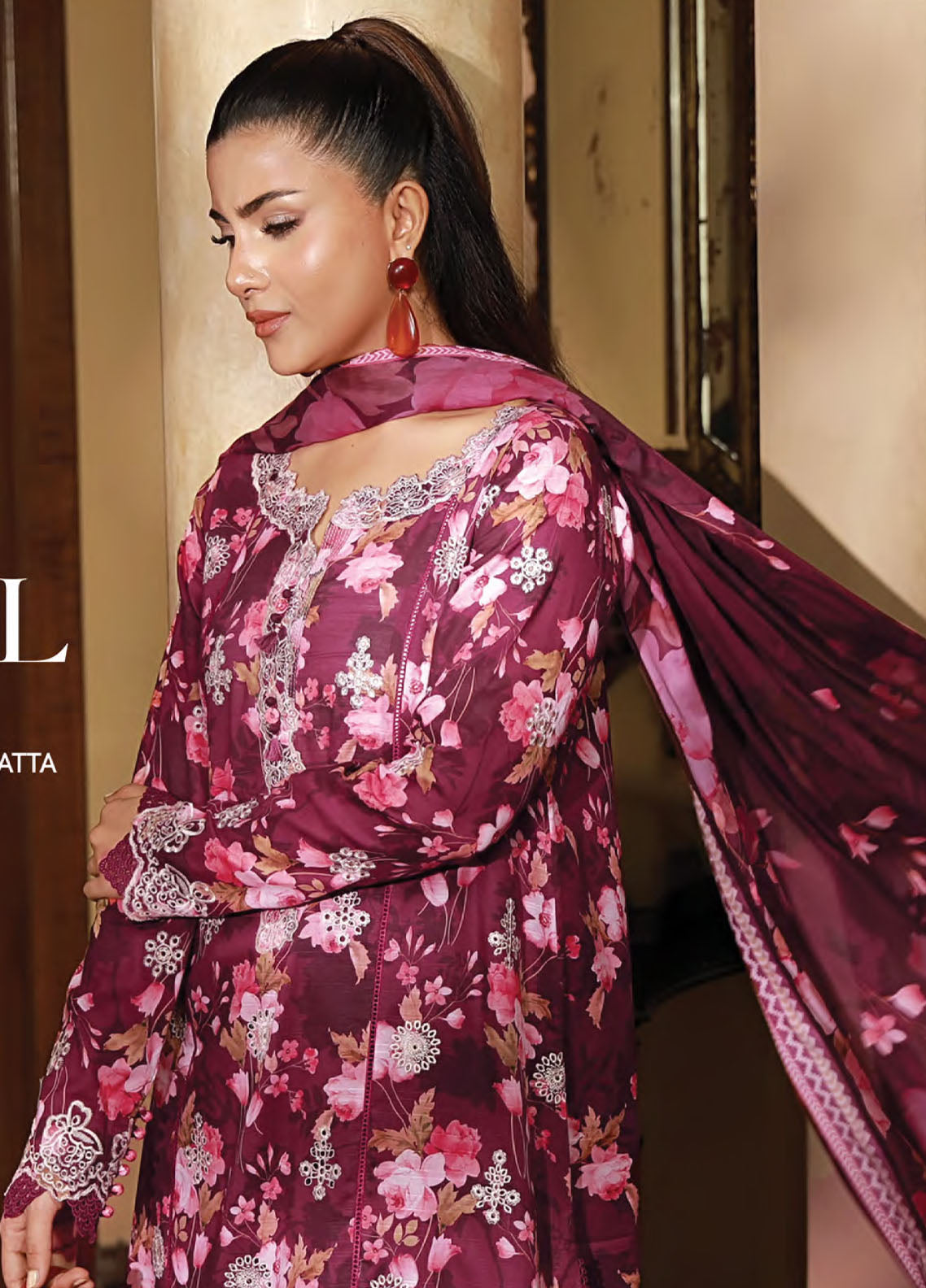 Komal By LSM Lakhany Luxury Embroidered Lawn 3 Piece Unstitched Suit LSM26KL D-LG-RL-0360 Komal By LSM Lakhany Luxury Embroidered Lawn 3 Piece Unstitched Suit LSM26KL D-LG-RL-0360