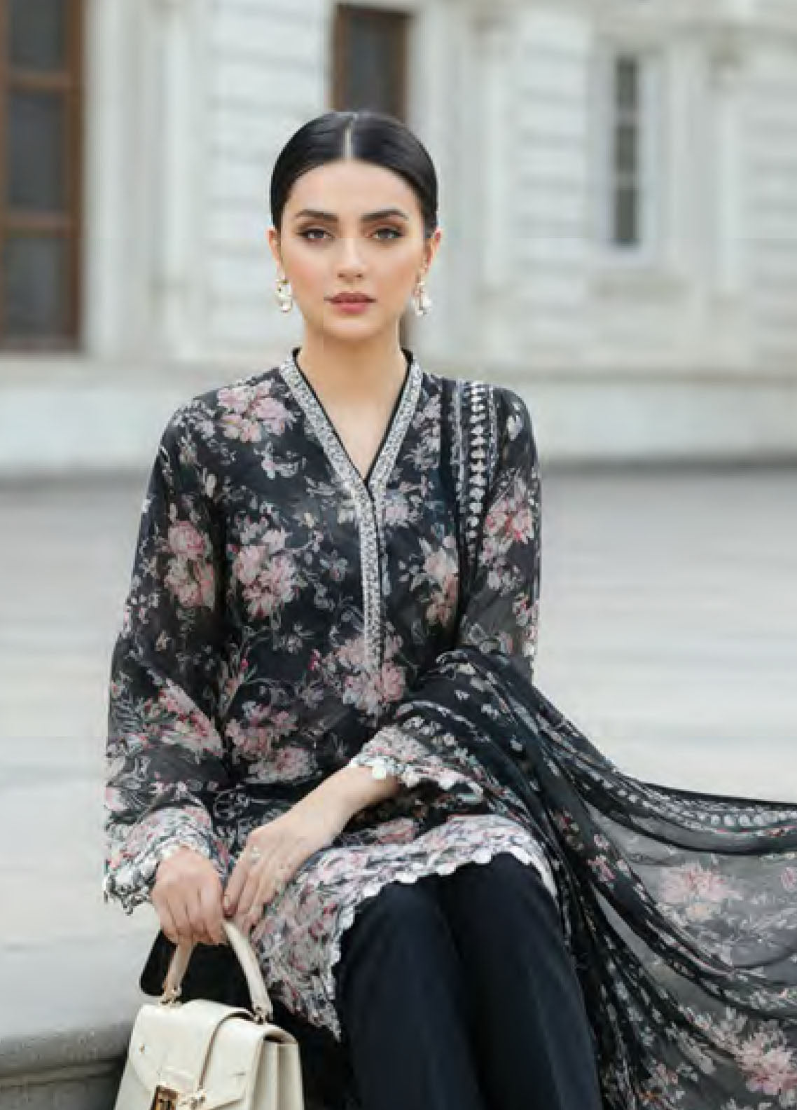 Komal By LSM Lakhany Luxury Embroidered Lawn 3 Piece Unstitched Suit LSM26KL D-LG-SG-0045 Komal By LSM Lakhany Luxury Embroidered Lawn 3 Piece Unstitched Suit LSM26KL D-LG-SG-0045