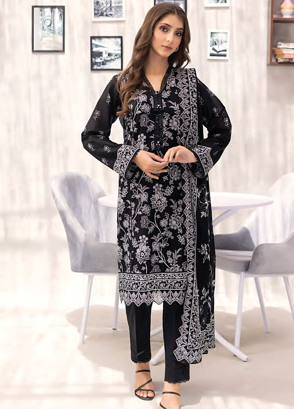 Komal By LSM Lakhany Printed Lawn 3 Piece Unstitched Suit LSM25KME LG-AR-0203 Komal By LSM Lakhany Printed Lawn 3 Piece Unstitched Suit LSM25KME LG-AR-0203