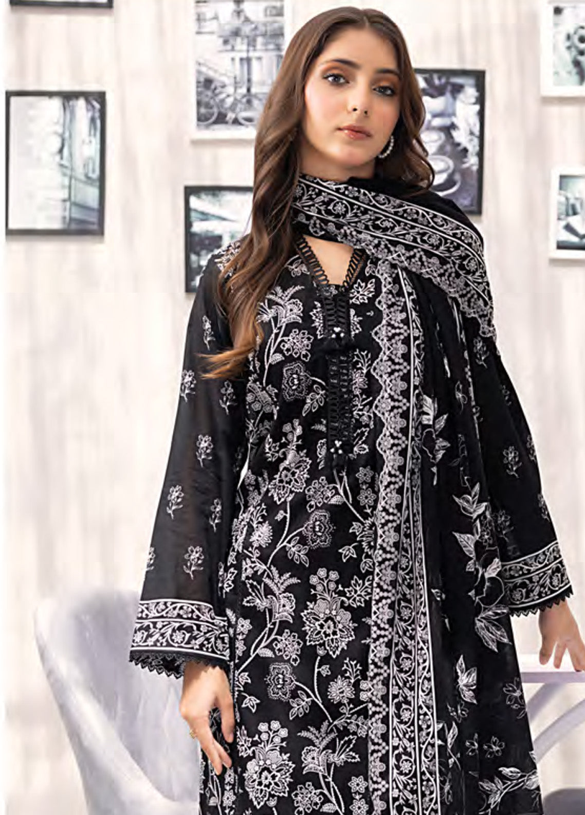 Komal By LSM Lakhany Printed Lawn 3 Piece Unstitched Suit LSM25KME LG-AR-0203 Komal By LSM Lakhany Printed Lawn 3 Piece Unstitched Suit LSM25KME LG-AR-0203