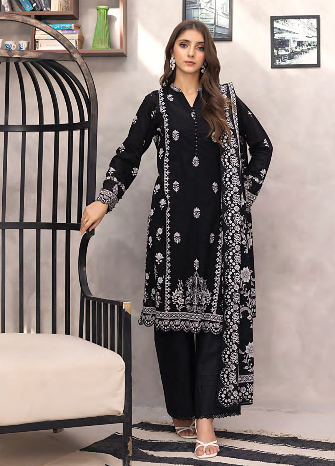 Komal By LSM Lakhany Printed Lawn 3 Piece Unstitched Suit LSM25KME LG-RL-0235 Komal By LSM Lakhany Printed Lawn 3 Piece Unstitched Suit LSM25KME LG-RL-0235
