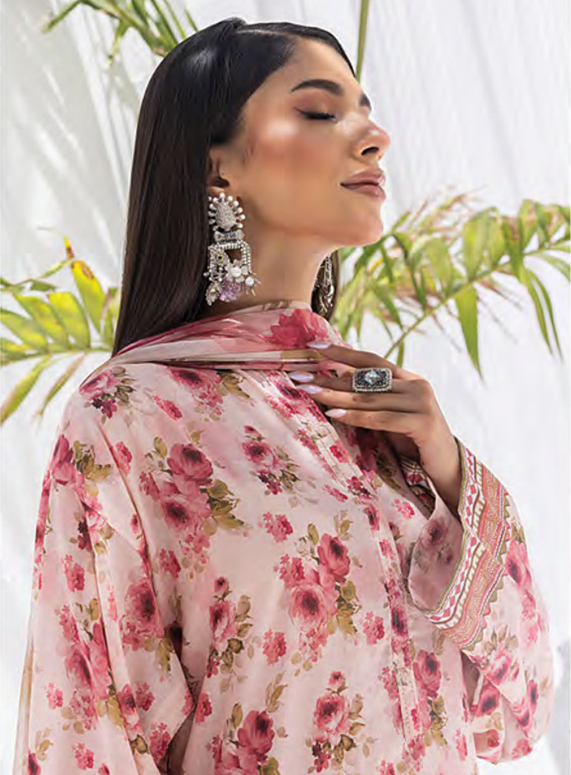 Komal Signature Prints By Lakhany Printed Lawn 3 Piece Unstitched Suit LSM24KS LG-MM-0103 Komal Signature Prints By Lakhany Printed Lawn 3 Piece Unstitched Suit LSM24KS LG-MM-0103