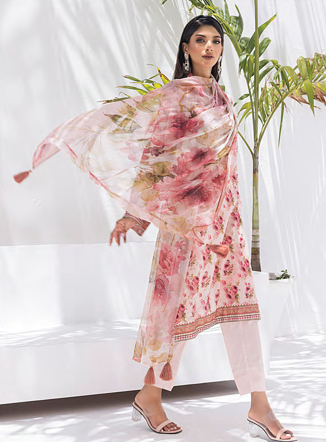 Komal Signature Prints By Lakhany Printed Lawn 3 Piece Unstitched Suit LSM24KS LG-MM-0103 Komal Signature Prints By Lakhany Printed Lawn 3 Piece Unstitched Suit LSM24KS LG-MM-0103