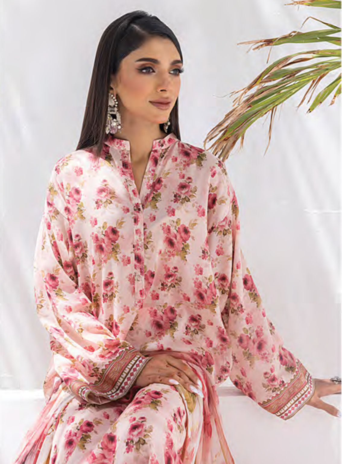 Komal Signature Prints By Lakhany Printed Lawn 3 Piece Unstitched Suit LSM24KS LG-MM-0103 Komal Signature Prints By Lakhany Printed Lawn 3 Piece Unstitched Suit LSM24KS LG-MM-0103