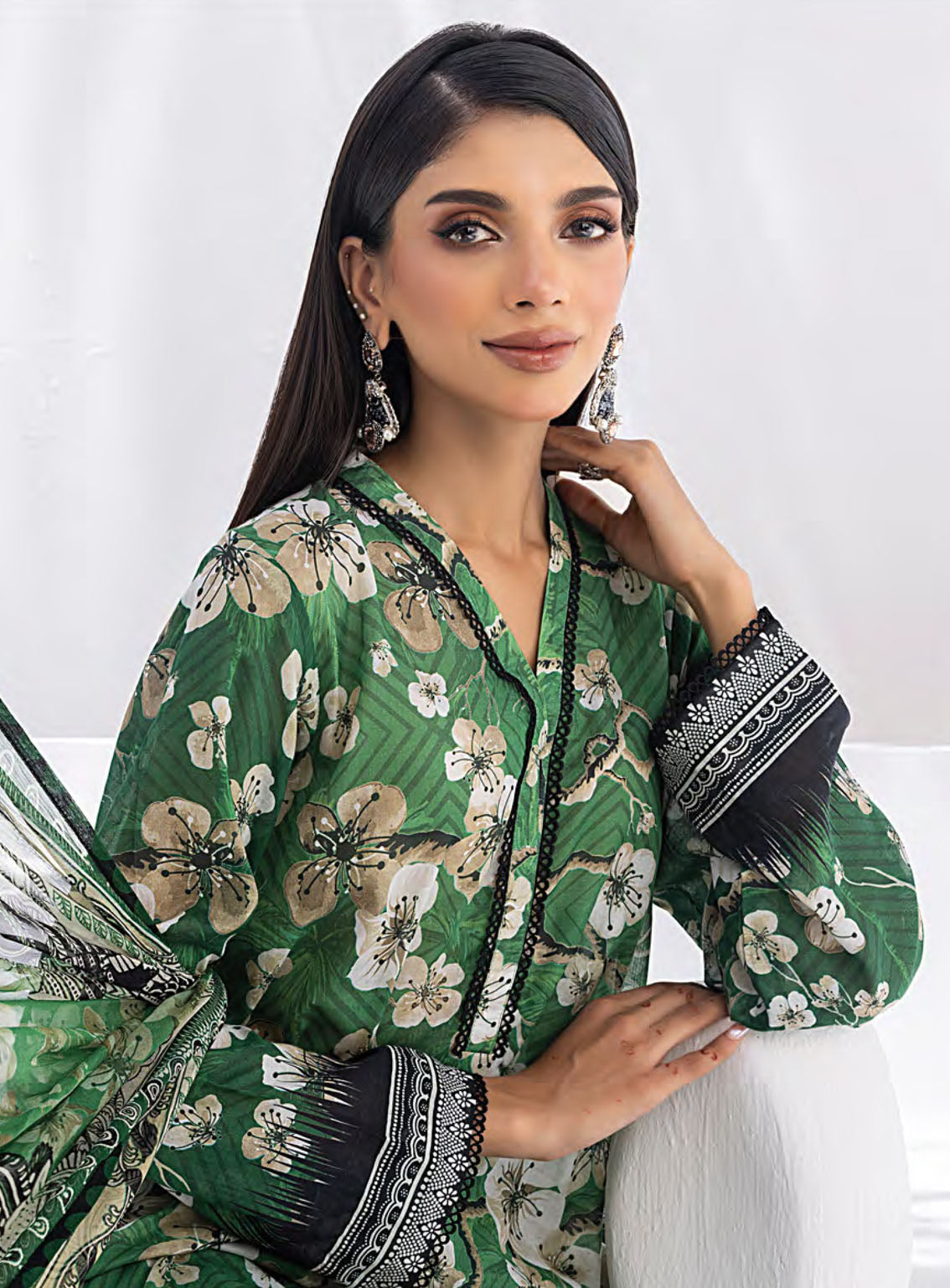 Komal Signature Prints By Lakhany Printed Lawn 3 Piece Unstitched Suit LSM24KS LG-MM-0104 Komal Signature Prints By Lakhany Printed Lawn 3 Piece Unstitched Suit LSM24KS LG-MM-0104