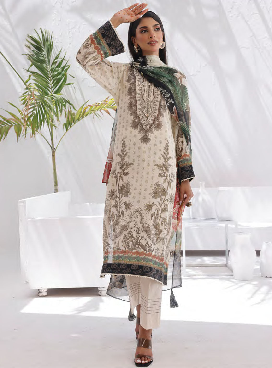 Komal Signature Prints By Lakhany Printed Lawn 3 Piece Unstitched Suit LSM24KS LG-MM-0105 Komal Signature Prints By Lakhany Printed Lawn 3 Piece Unstitched Suit LSM24KS LG-MM-0105