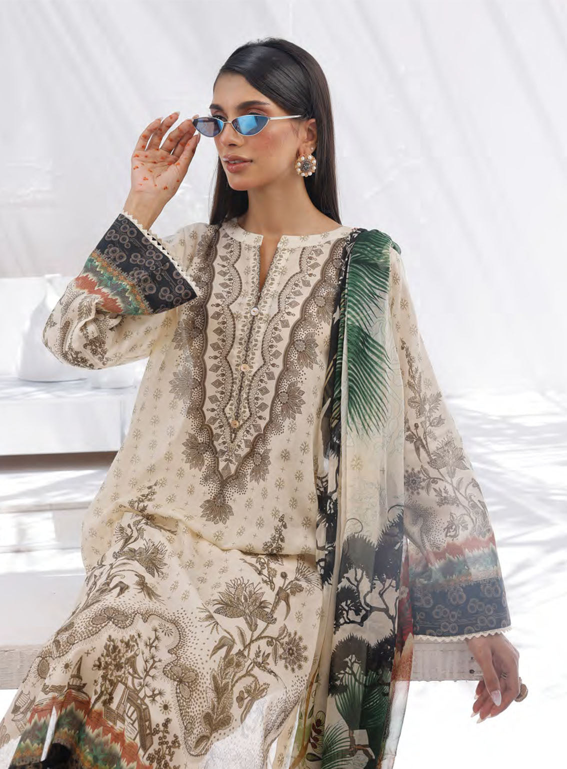 Komal Signature Prints By Lakhany Printed Lawn 3 Piece Unstitched Suit LSM24KS LG-MM-0105 Komal Signature Prints By Lakhany Printed Lawn 3 Piece Unstitched Suit LSM24KS LG-MM-0105