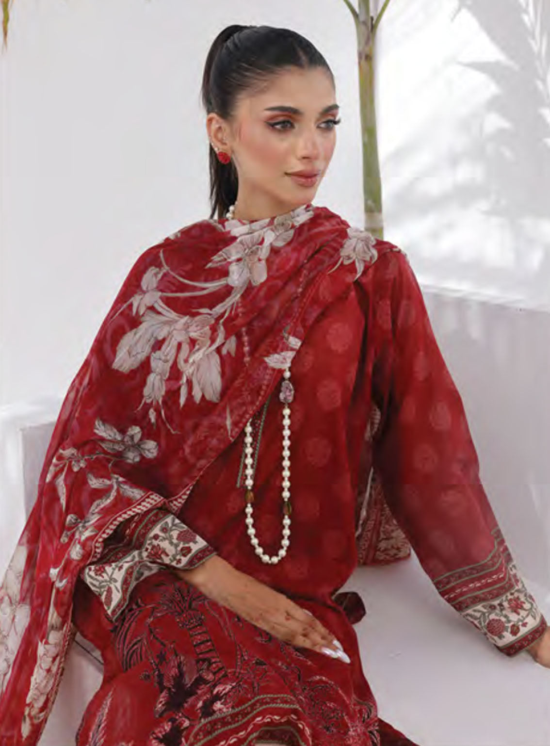 Komal Signature Prints By Lakhany Printed Lawn 3 Piece Unstitched Suit LSM24KS LG-MM-0106 Komal Signature Prints By Lakhany Printed Lawn 3 Piece Unstitched Suit LSM24KS LG-MM-0106