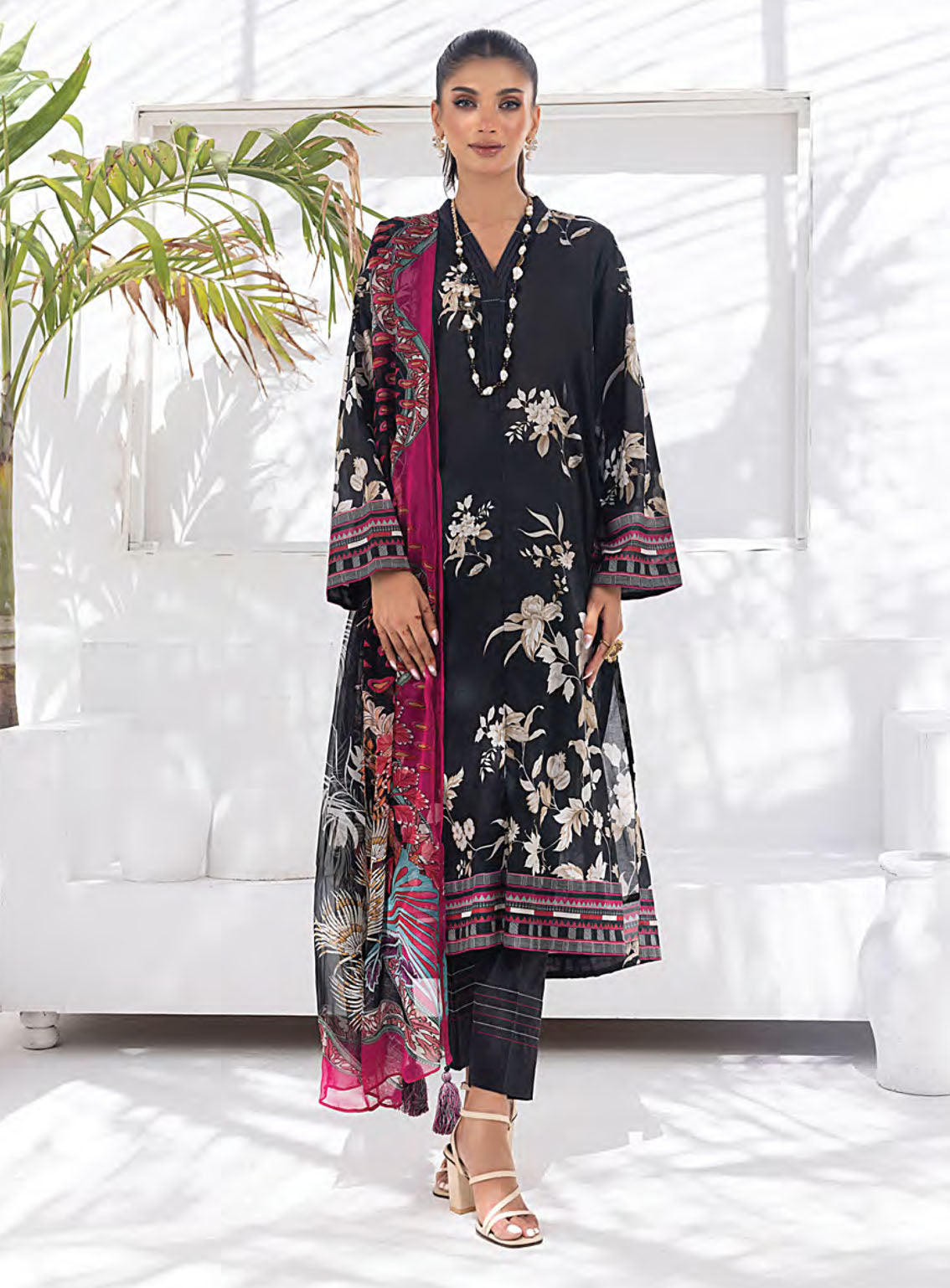 Komal Signature Prints By Lakhany Printed Lawn 3 Piece Unstitched Suit LSM24KS LG-MM-0107 Komal Signature Prints By Lakhany Printed Lawn 3 Piece Unstitched Suit LSM24KS LG-MM-0107